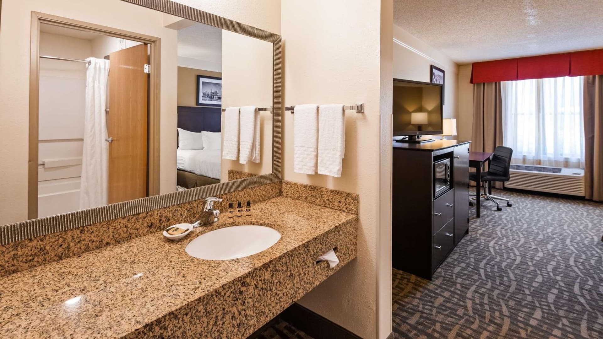 Best Western Plus Peoria gallery photo in Peoria, IL — image 13