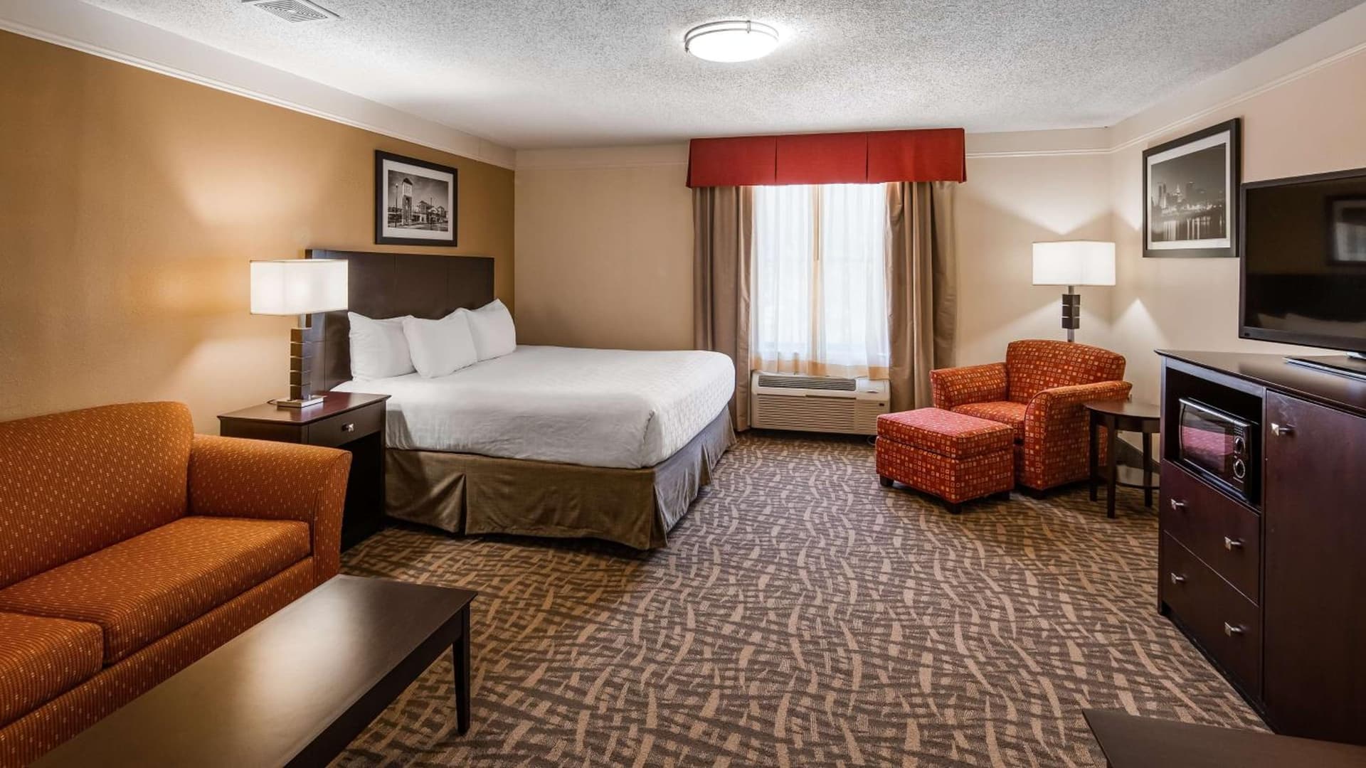 Best Western Plus Peoria interior in Peoria, IL — gallery photo 2
