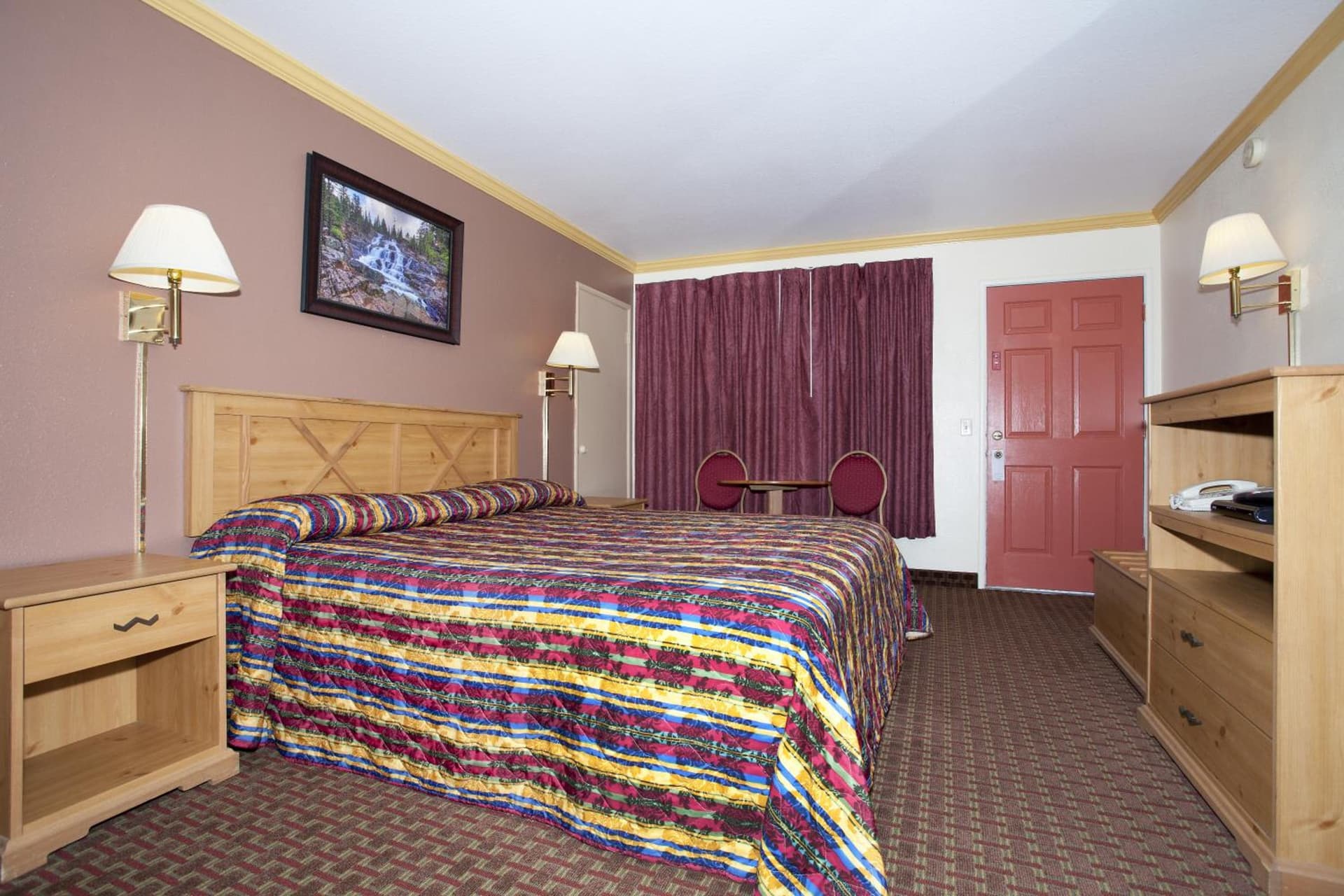National 9 Inn - Placerville gallery photo in Placerville, CA — image 31