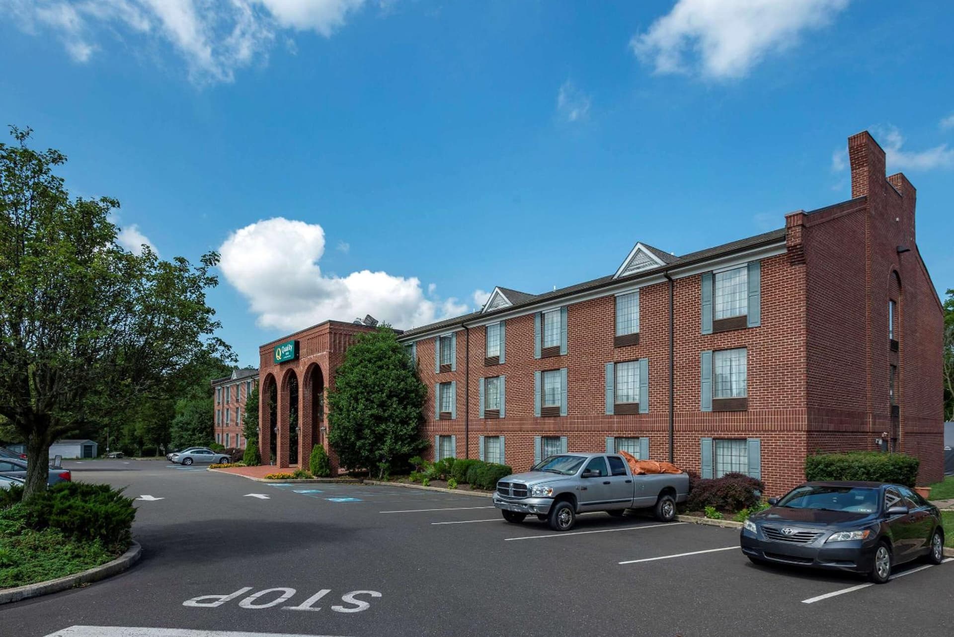 Quality Inn Montgomeryville-Philadelphia interior in Montgomeryville, PA — gallery photo 2