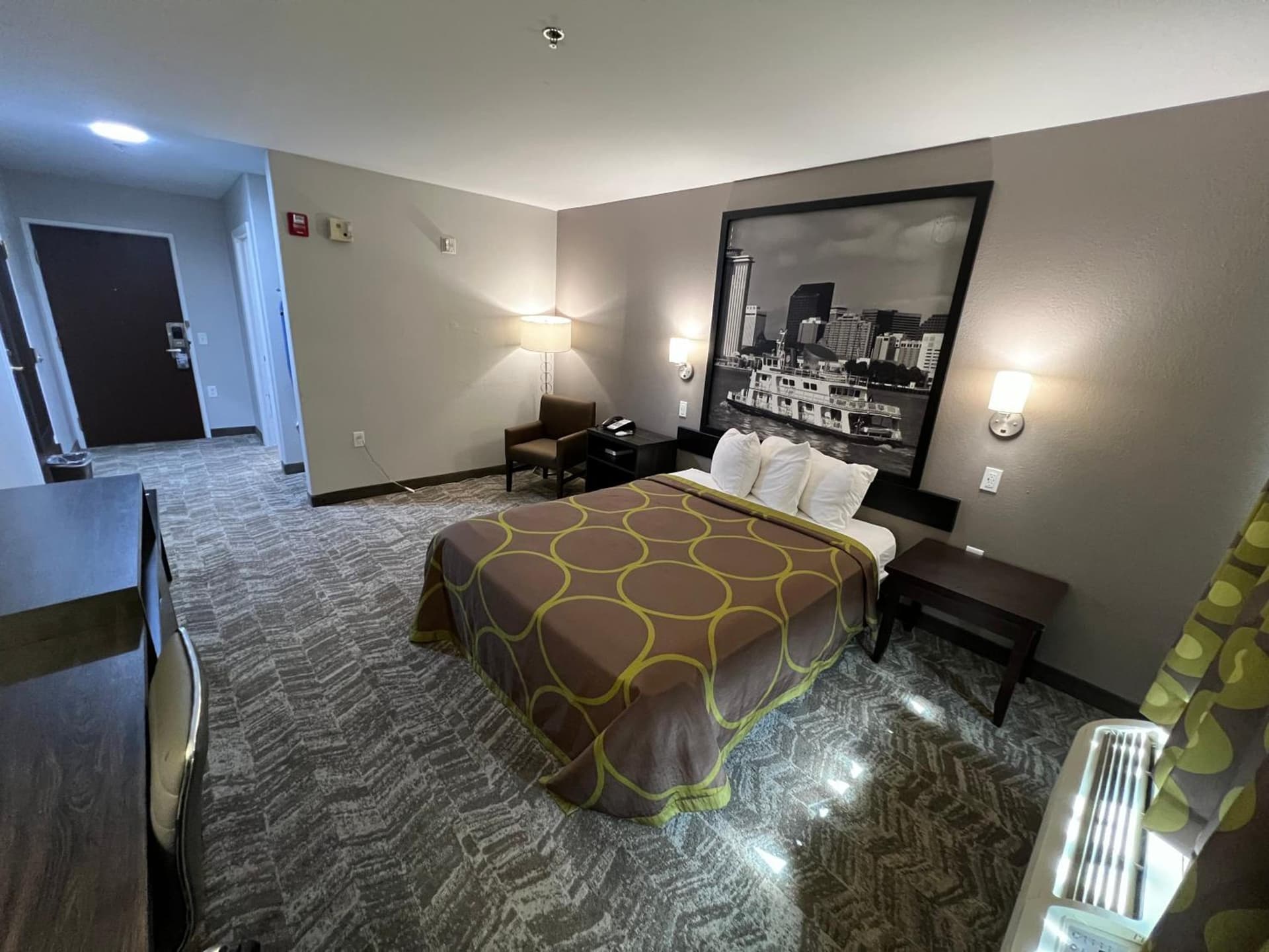 Super 8 by Wyndham Lake Charles/Sulphur gallery photo in Lake Charles, LA — image 15