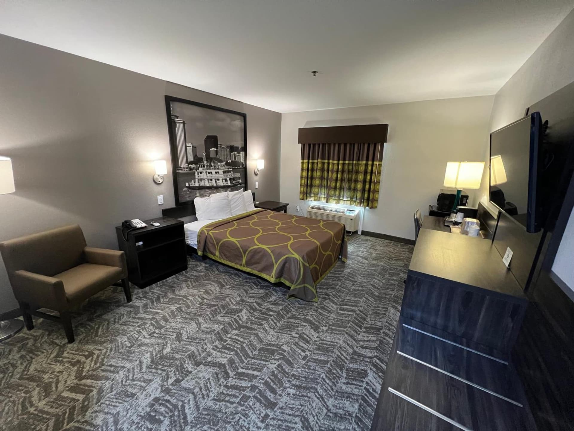 Super 8 by Wyndham Lake Charles/Sulphur gallery photo in Lake Charles, LA — image 47