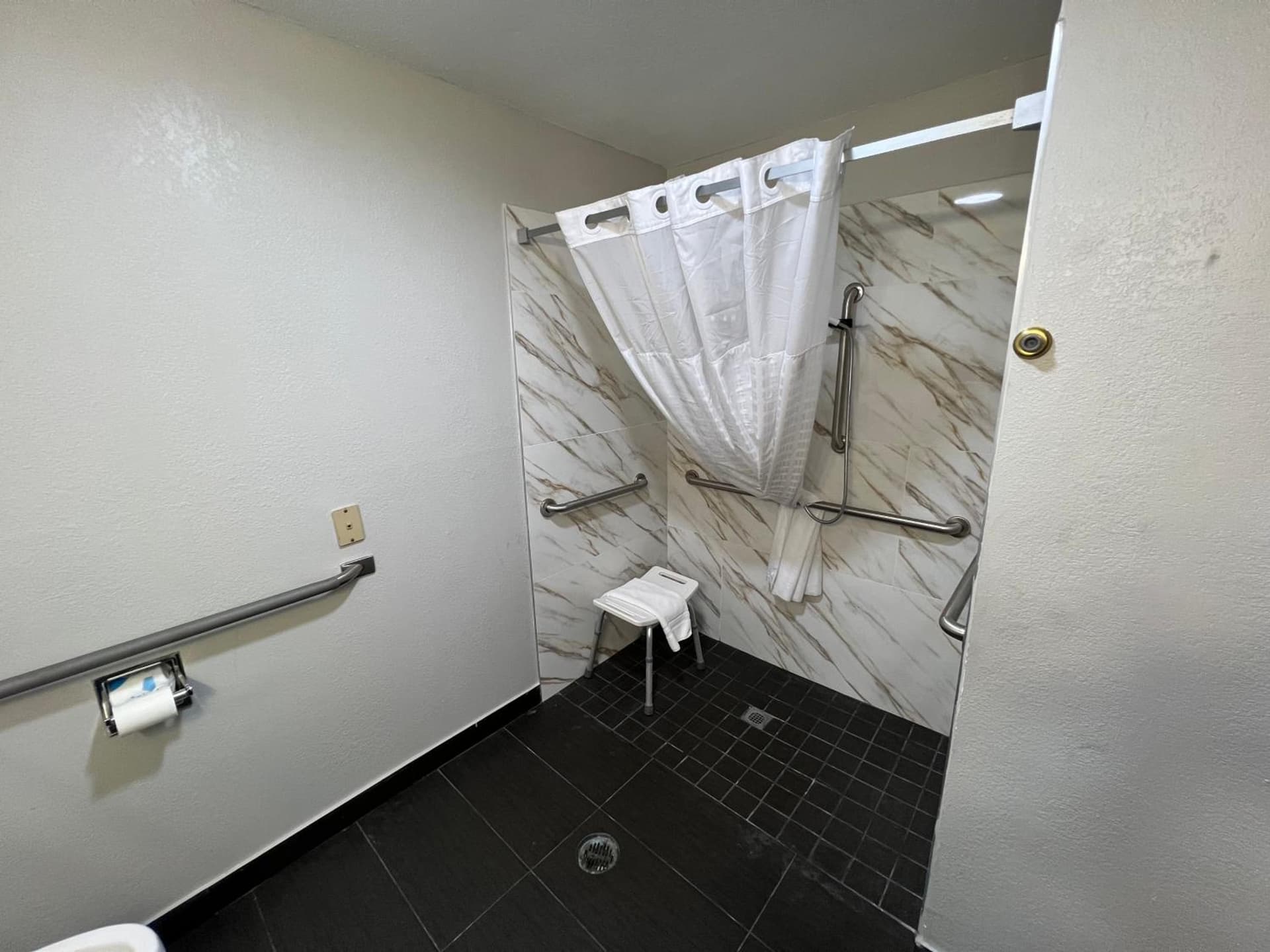 Super 8 by Wyndham Lake Charles/Sulphur gallery photo in Lake Charles, LA — image 17