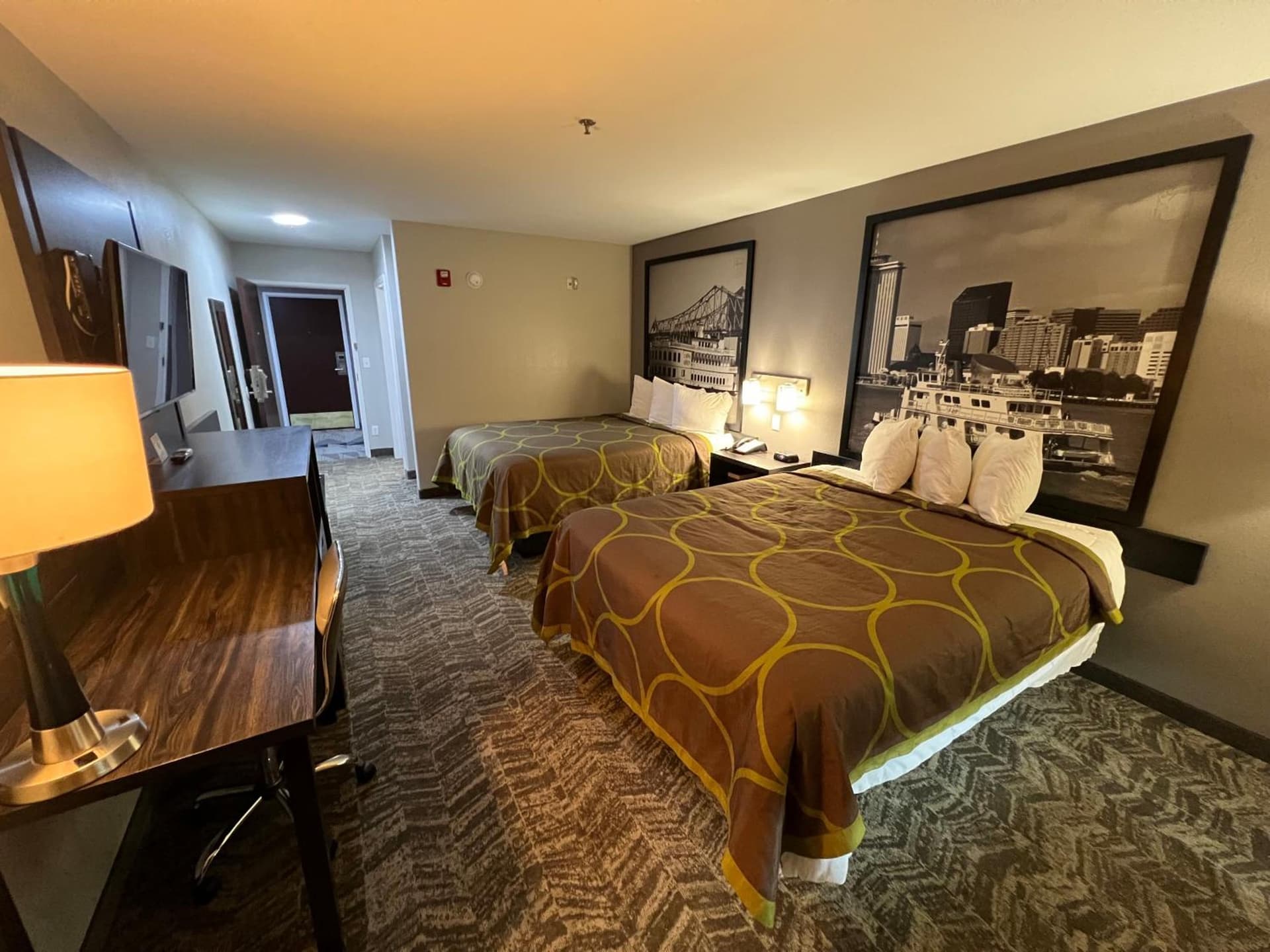 Super 8 by Wyndham Lake Charles/Sulphur gallery photo in Lake Charles, LA — image 22