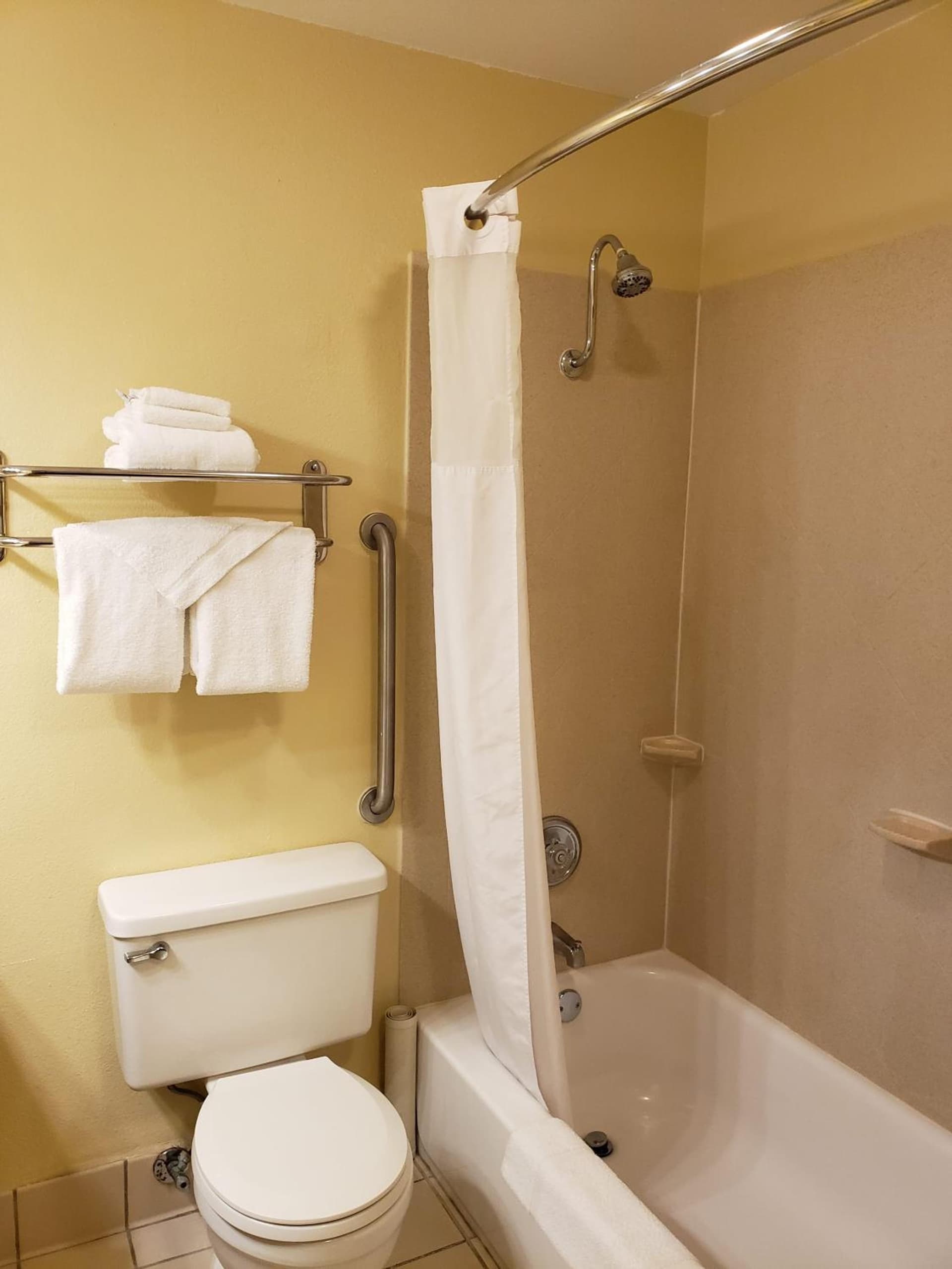 Quality Inn & Suites Vancouver - Hazel Dell gallery photo in Vancouver, WA — image 35