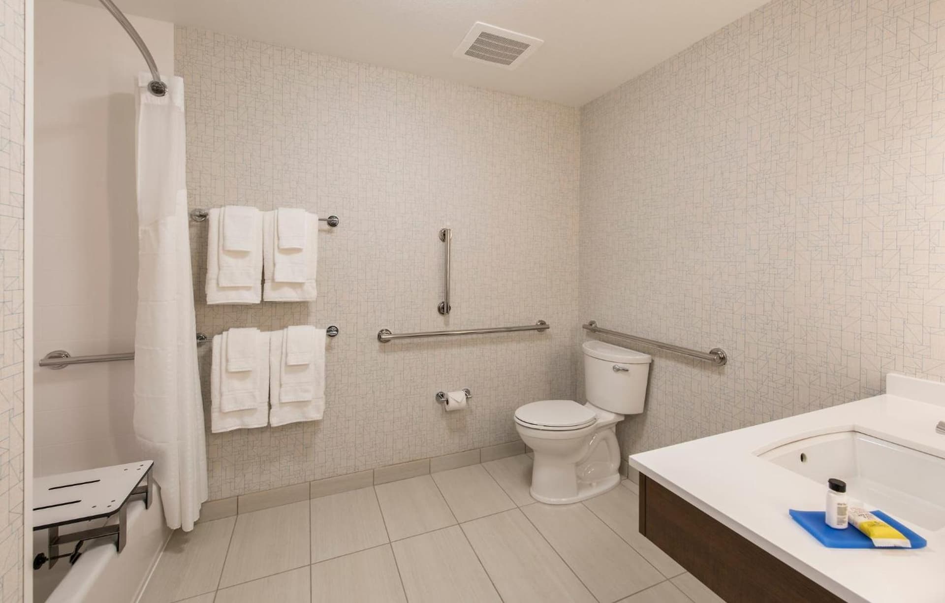 Holiday Inn Express & Suites - Phoenix North - Happy Valley by IHG gallery photo in Phoenix, AZ — image 12