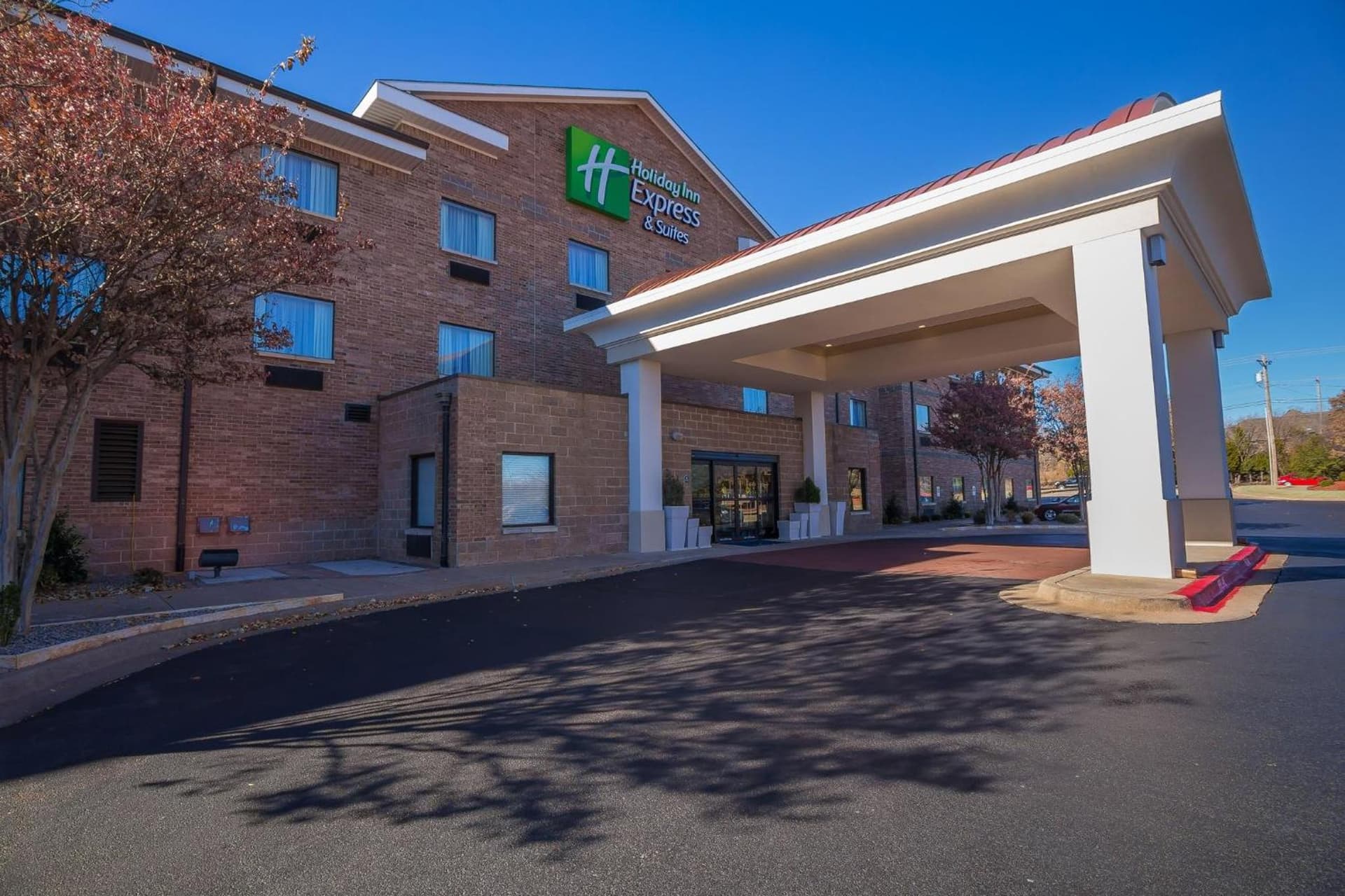 Holiday Inn Express Hotel & Suites Edmond by IHG interior in Edmond, OK — gallery photo 2