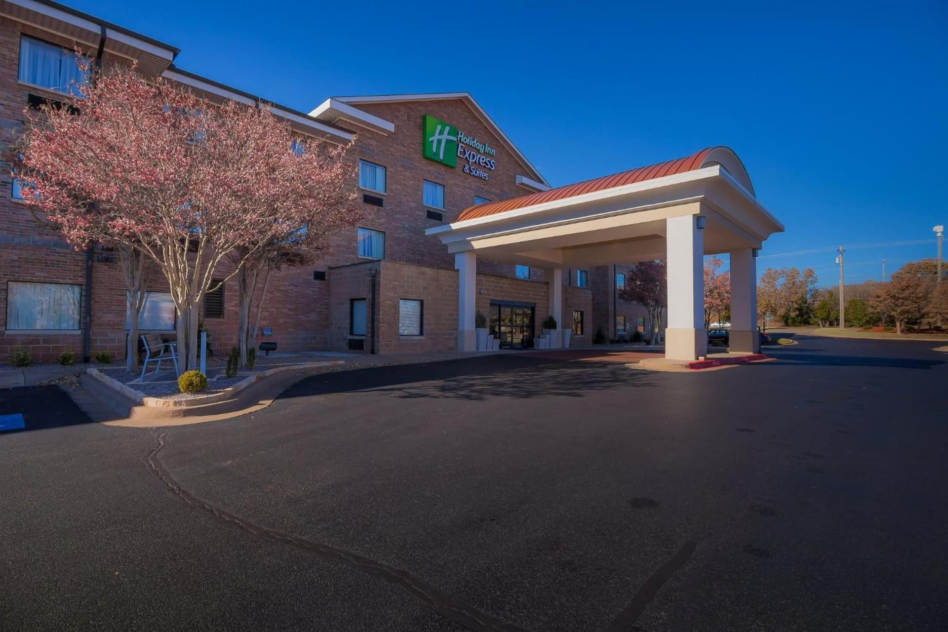 Holiday Inn Express Hotel & Suites Edmond by IHG gallery photo in Edmond, OK — image 61