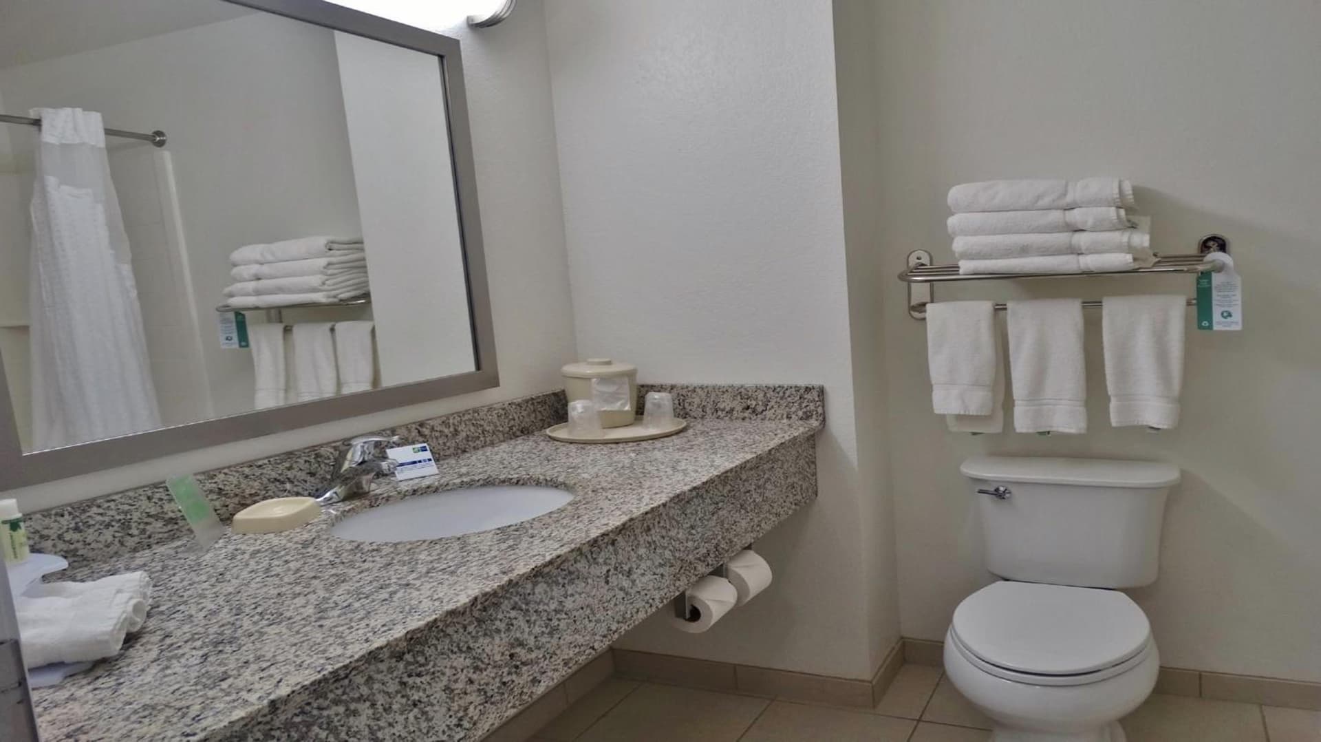 Holiday Inn Express and Suites Montgomery by IHG gallery photo in Montgomery — image 5