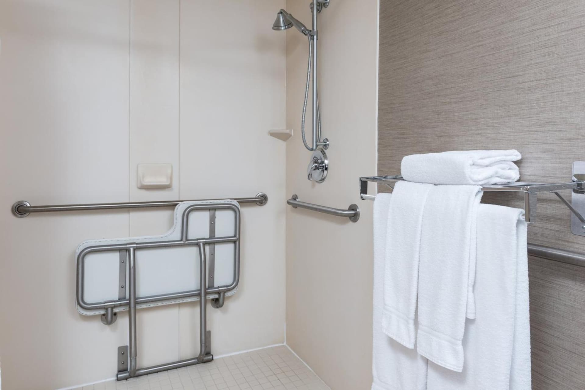 Holiday Inn Express Hotels & Suites Burlington by IHG gallery photo in Burlington, WA — image 38