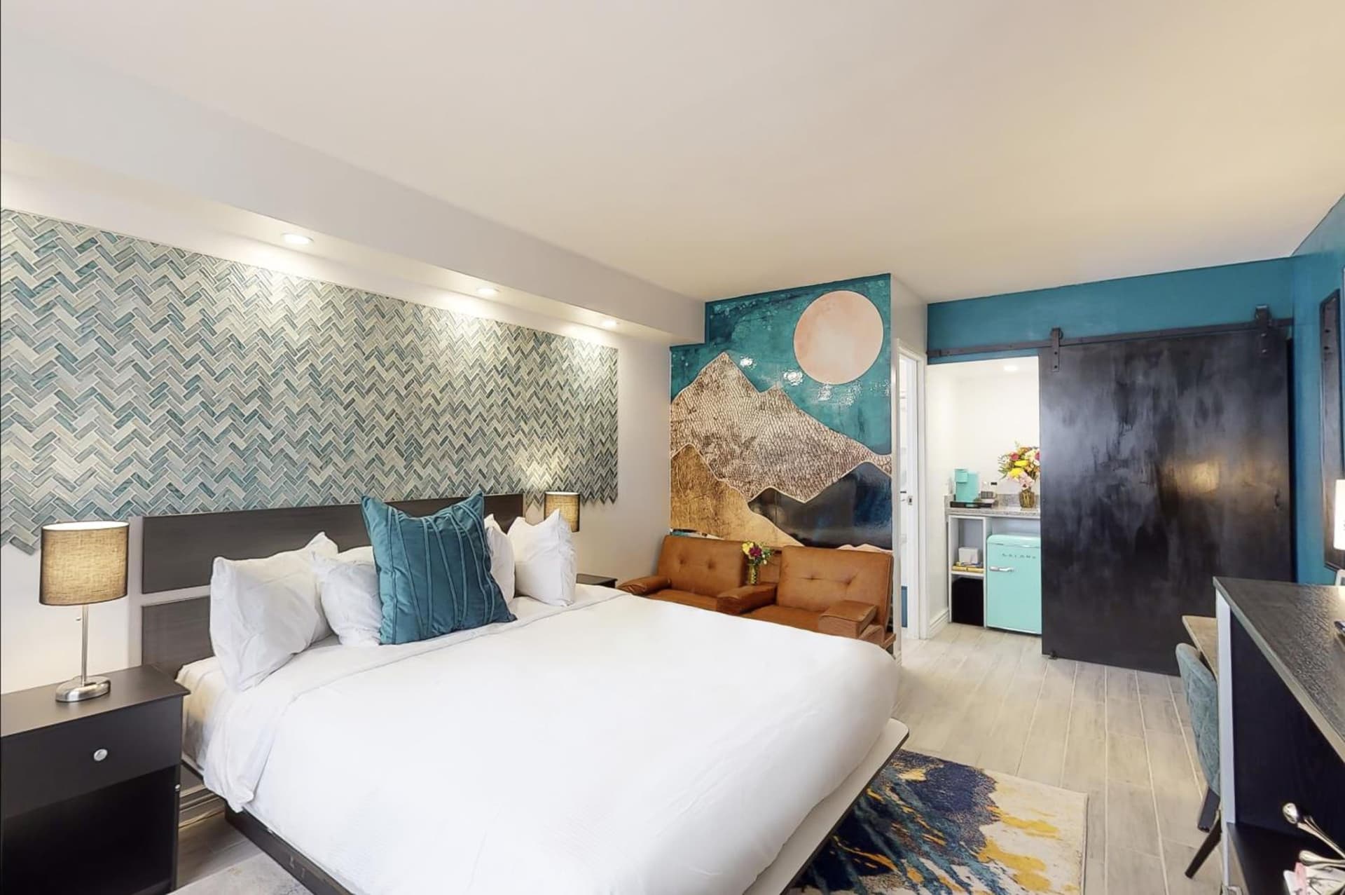 Hotel ZAZZ property views in Albuquerque, NM — gallery photo 3