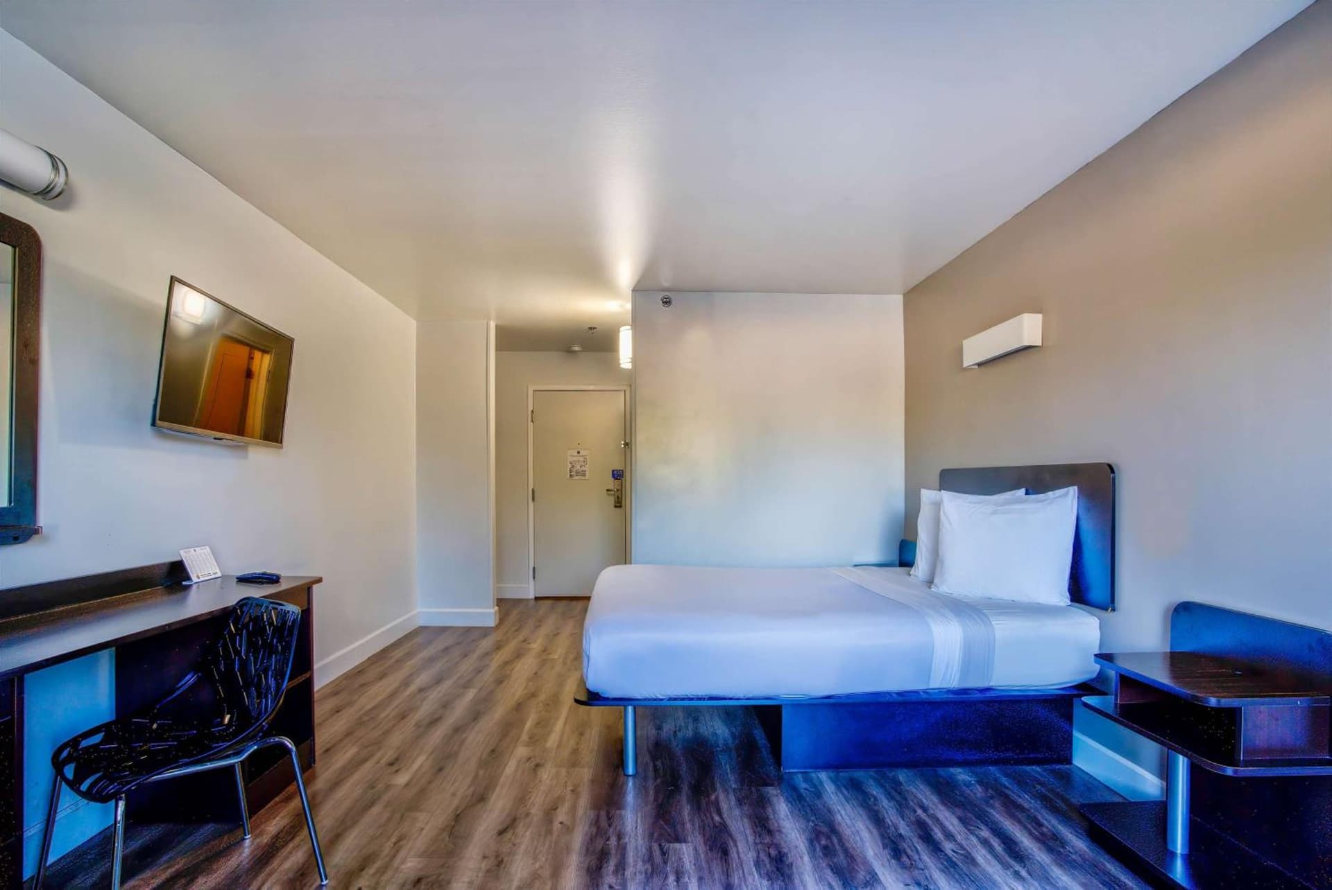 Motel 6-Hesperia, CA - West Main Street I-15 property views in Hesperia, CA — gallery photo 3