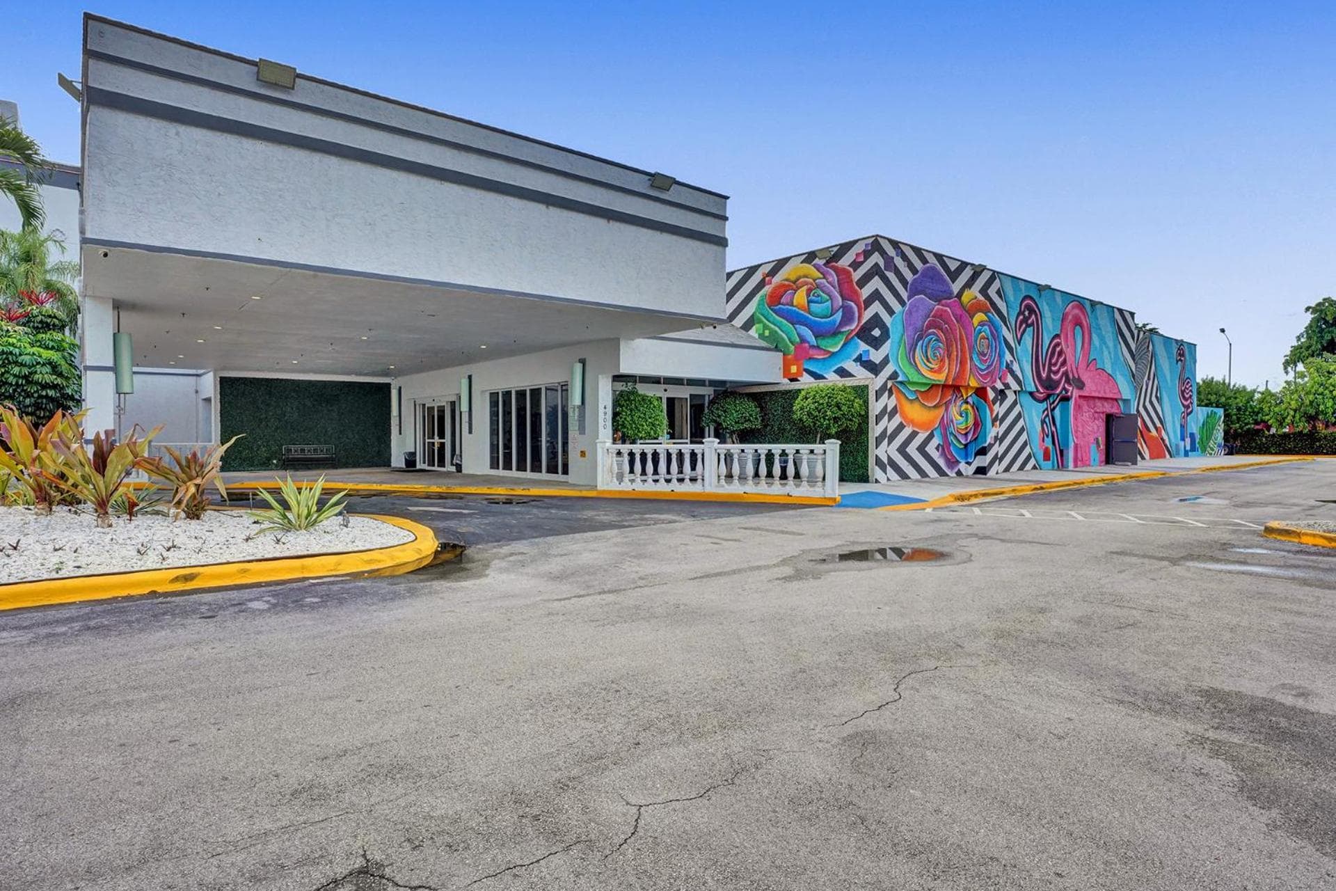 Fort Lauderdale Grand Hotel — hotel in Fort Lauderdale, Florida