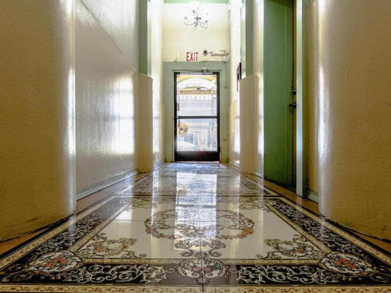 Elite Inn interior in San Francisco, CA — gallery photo 2