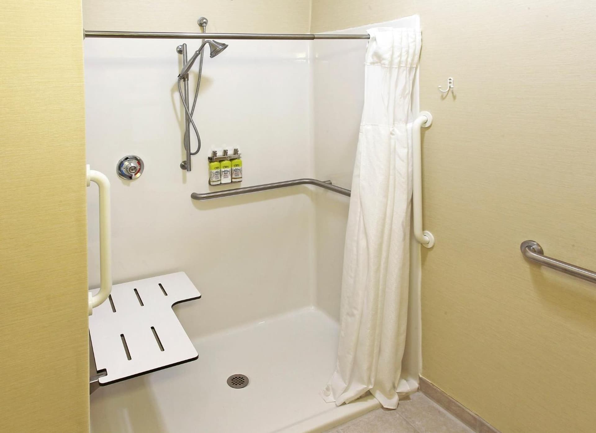 Holiday Inn Express & Suites - Sharon-Hermitage by IHG gallery photo in West Middlesex, PA — image 11