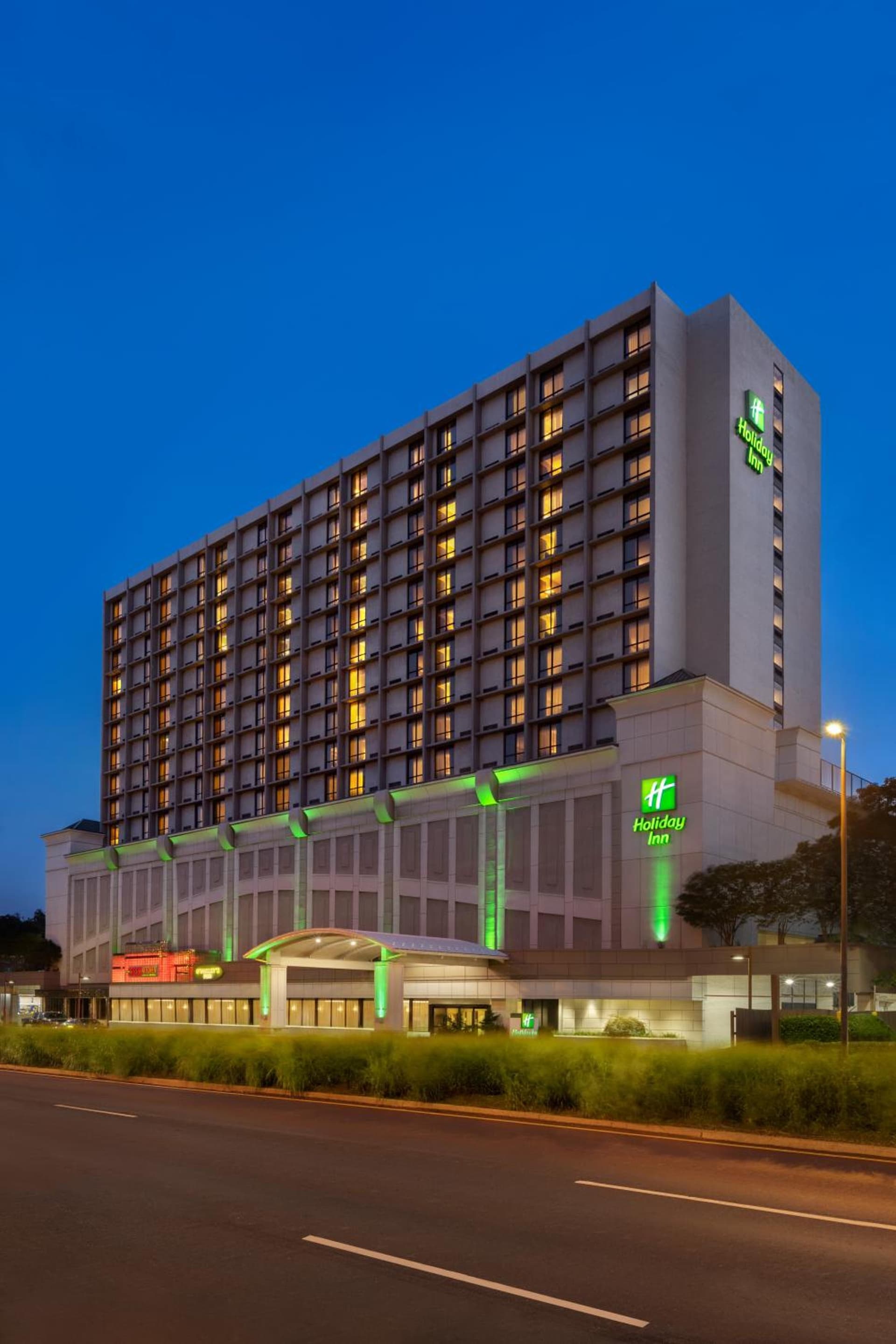 Holiday Inn National Airport/Crystal City by IHG gallery photo in Arlington, VA — image 9