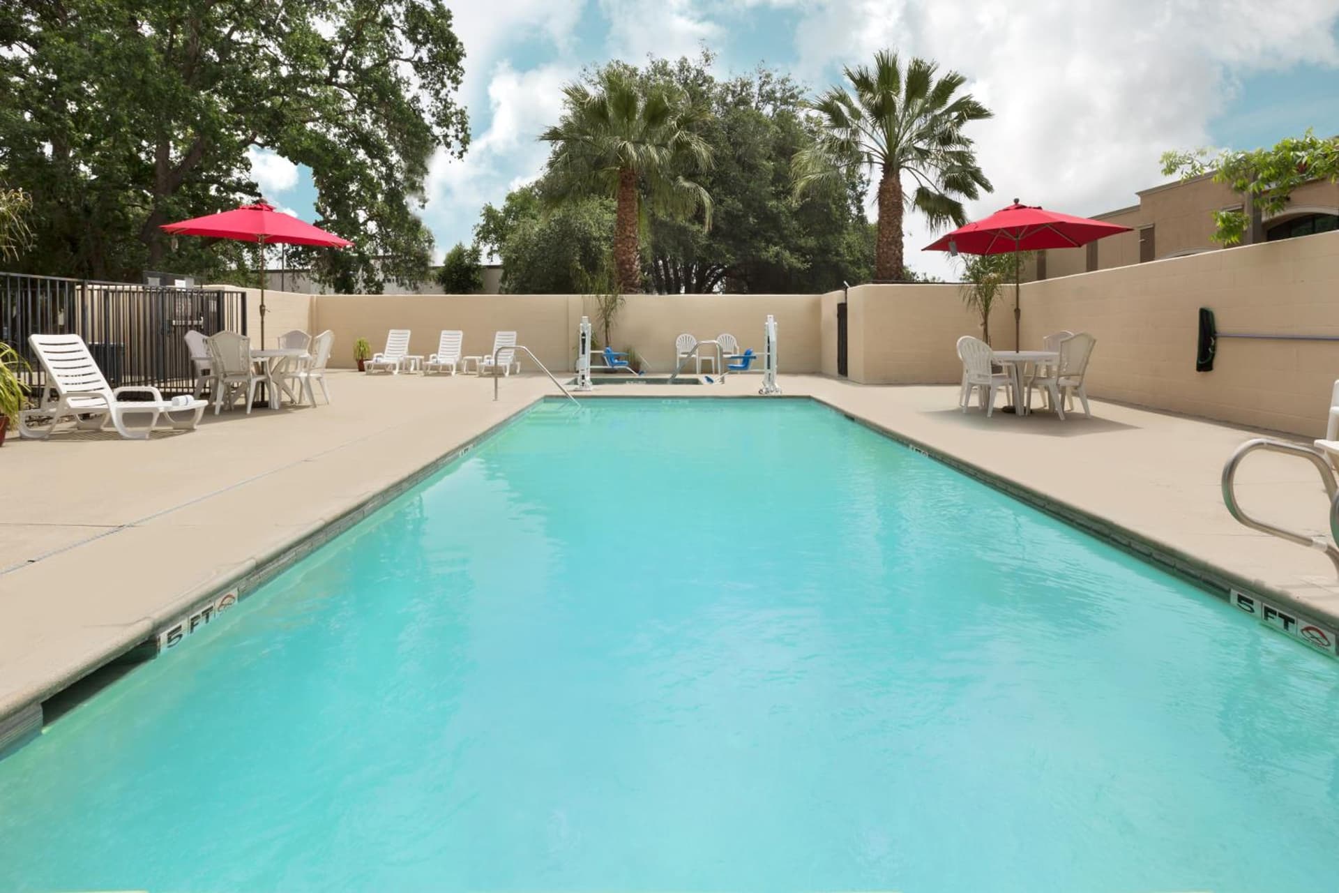 Hawthorn Suites by Wyndham Rancho Cordova/Folsom gallery photo in Rancho Cordova, CA — image 16