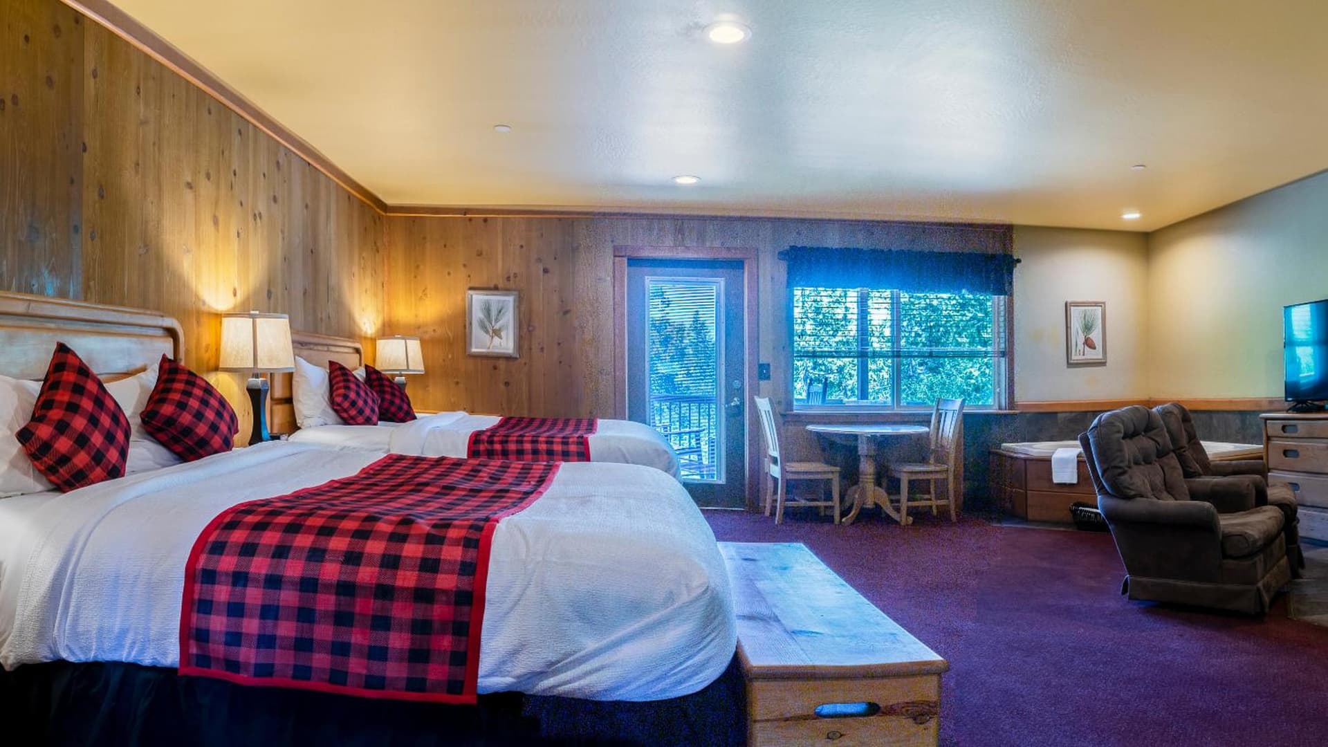 Callahan's Mountain Lodge property views in Ashland, OR — gallery photo 3