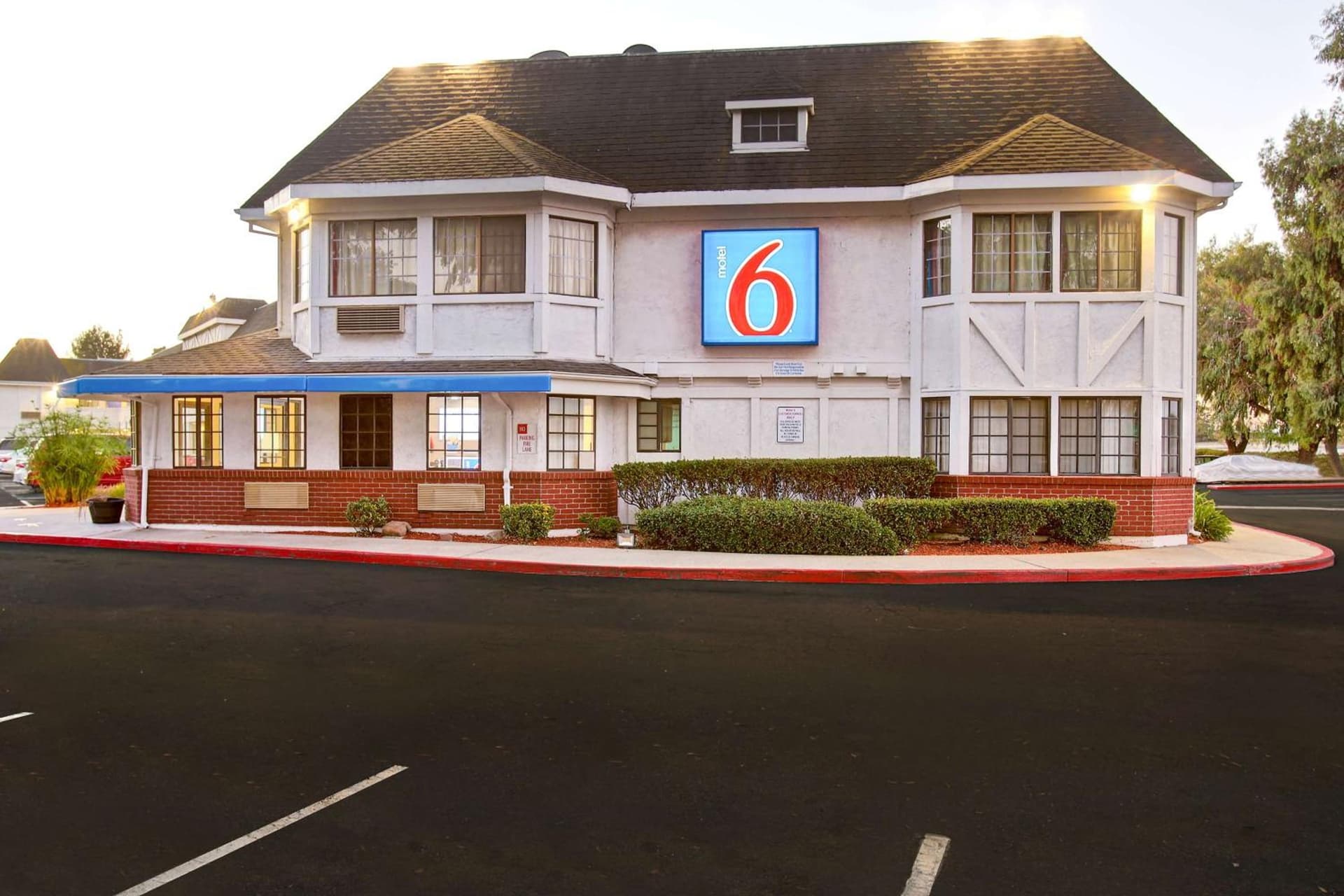 Motel 6-Fremont, CA - North interior in Fremont, CA — gallery photo 2