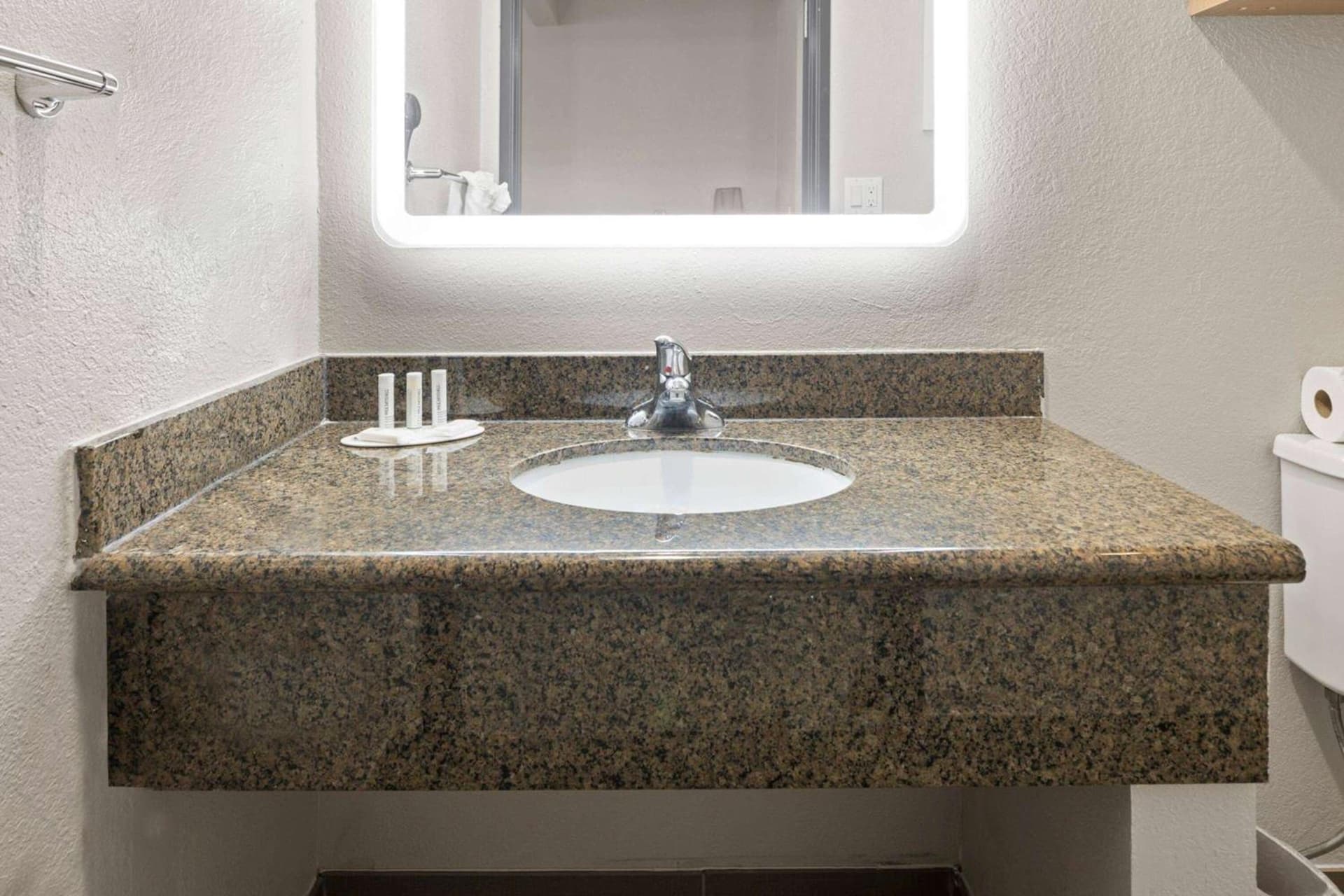 Days Inn by Wyndham San Diego-East/El Cajon gallery photo in El Cajon, CA — image 13