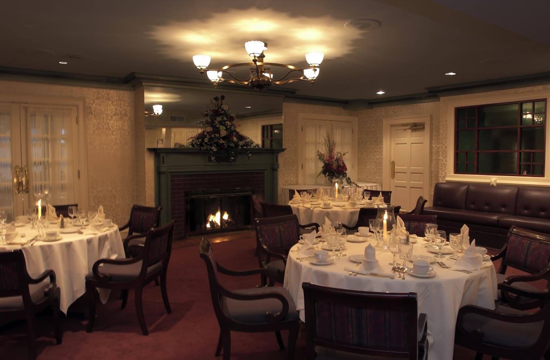 D. Hotel Suites & Spa gallery photo in Holyoke, MA — image 9