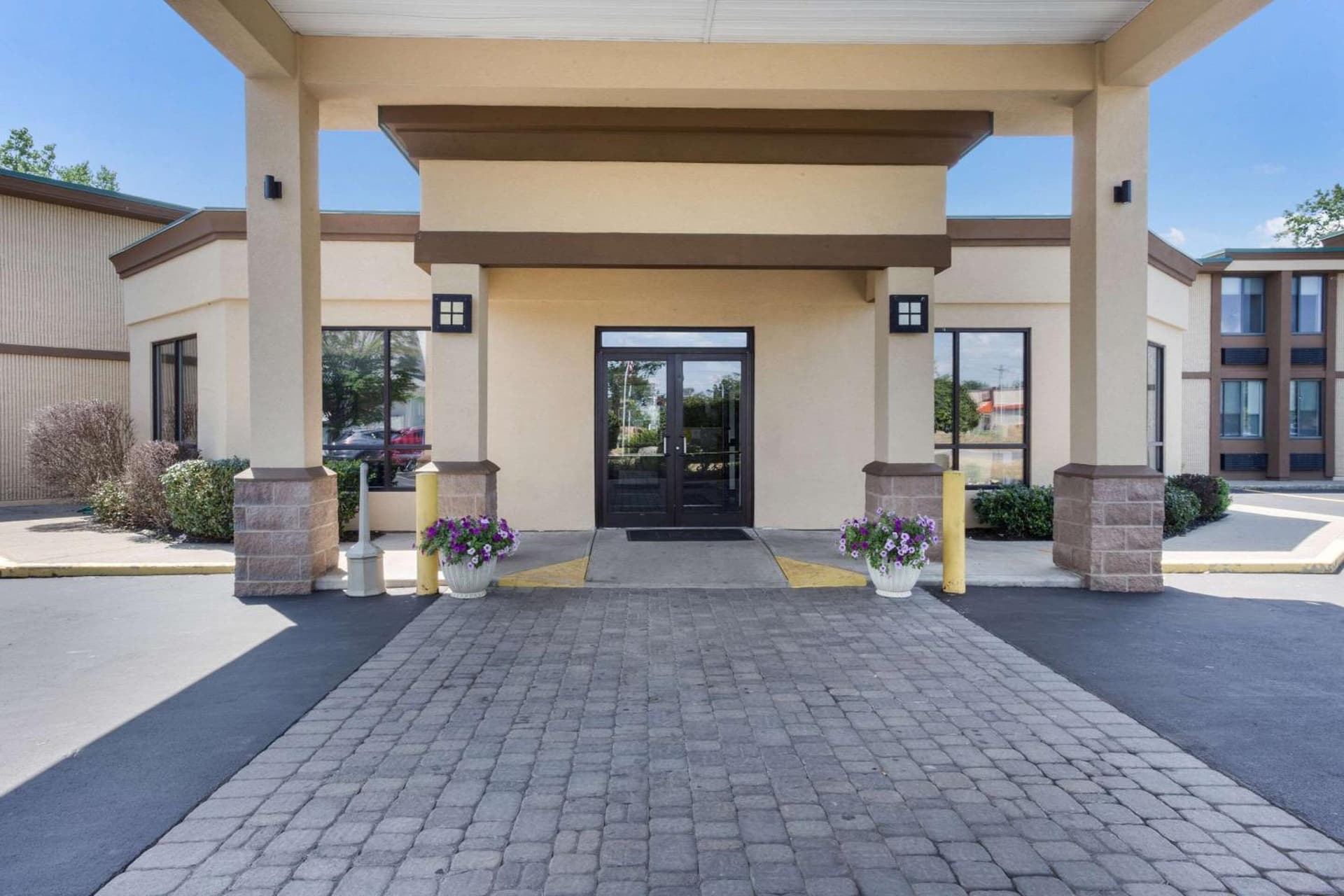 Quality Inn Albany Colonie featured exterior or lobby in Albany, NY — similar hotel