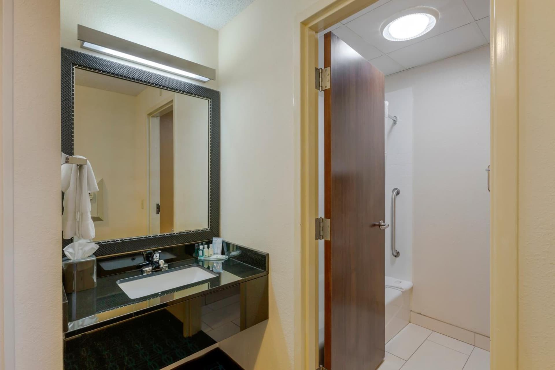 Quality Inn & Suites Sandusky gallery photo in Sandusky, OH — image 9