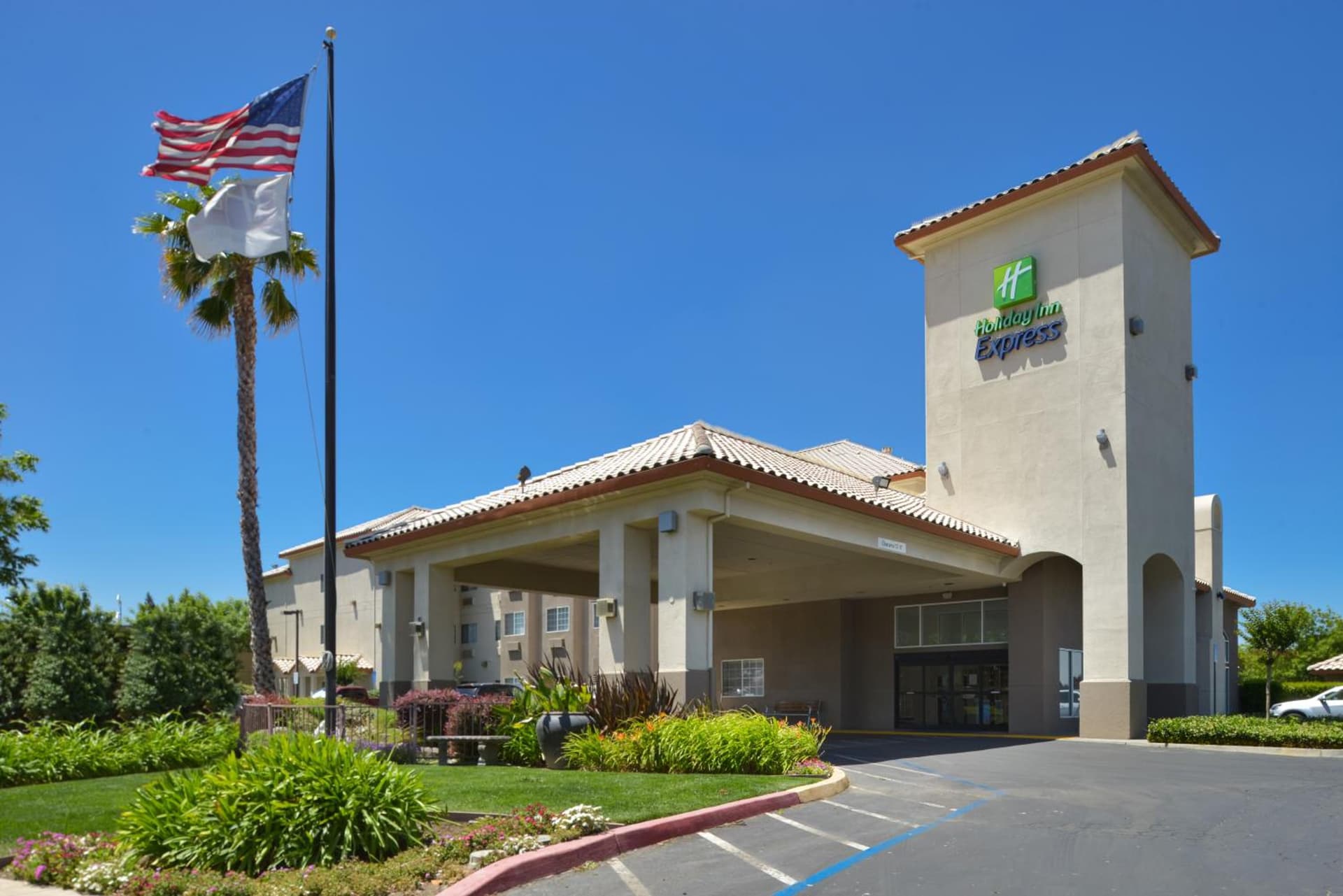 Holiday Inn Express Madera by IHG featured exterior or lobby in Madera, CA — similar hotel