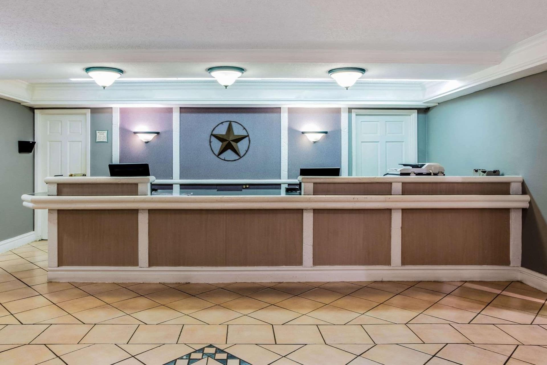 Baymont by Wyndham Abilene interior in Abilene, TX — gallery photo 2