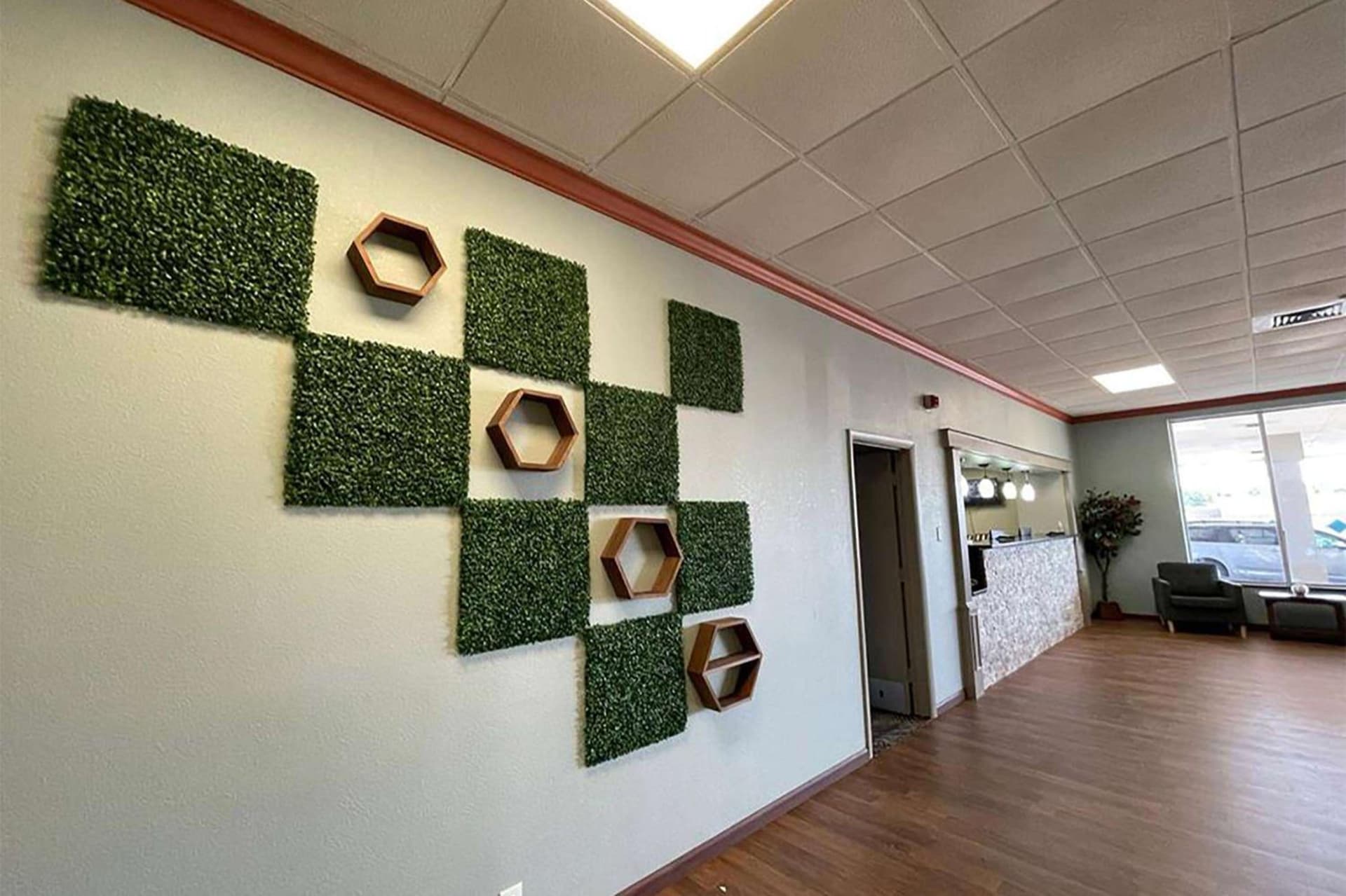 Days Inn & Suites by Wyndham Springfield OH interior in Springfield, OH — gallery photo 2