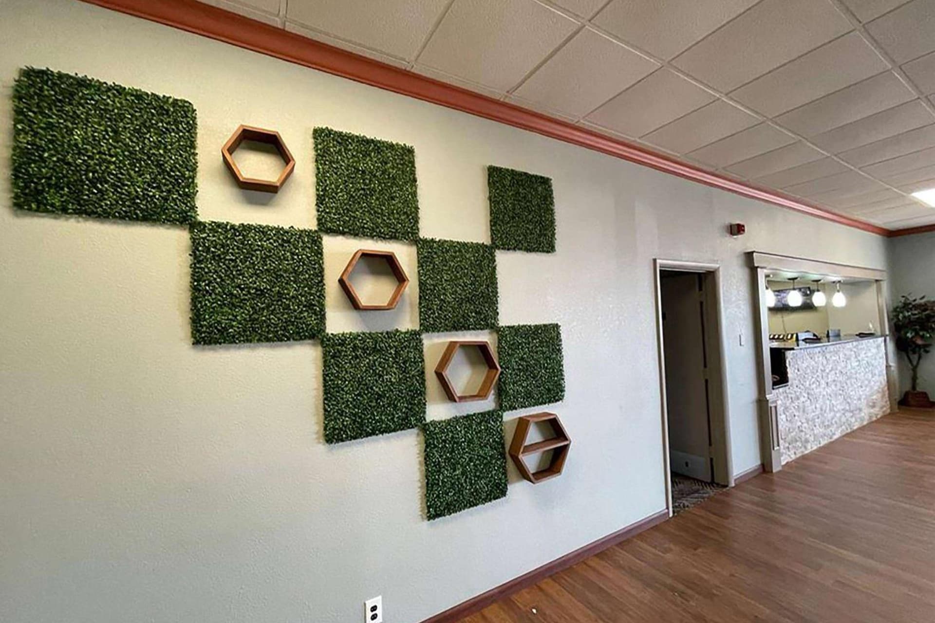 Days Inn & Suites by Wyndham Springfield OH property views in Springfield, OH — gallery photo 3