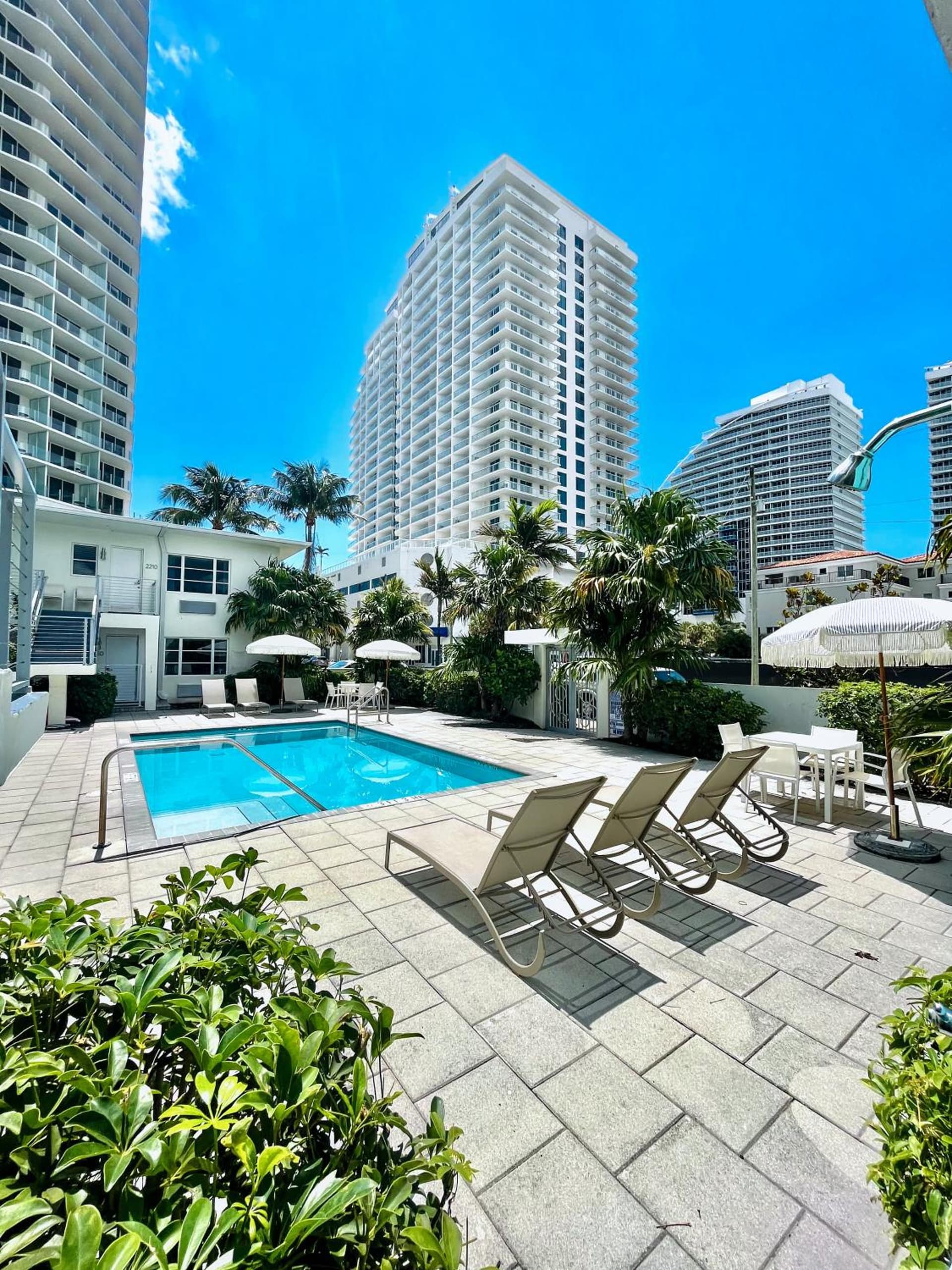 Aqua Hotel interior in Fort Lauderdale, FL — gallery photo 2