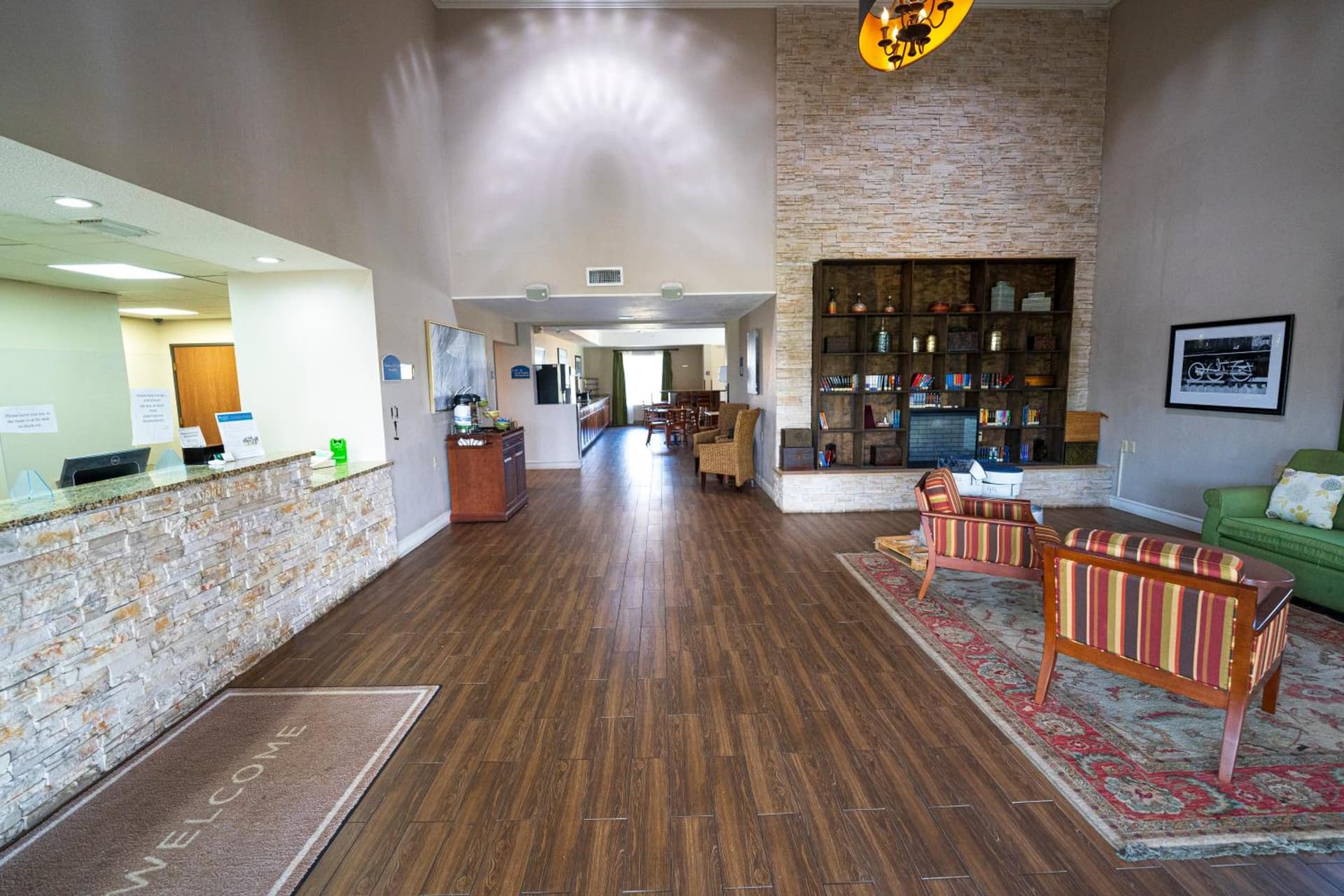 Quality Inn & Suites interior in Monroeville, AL — gallery photo 2