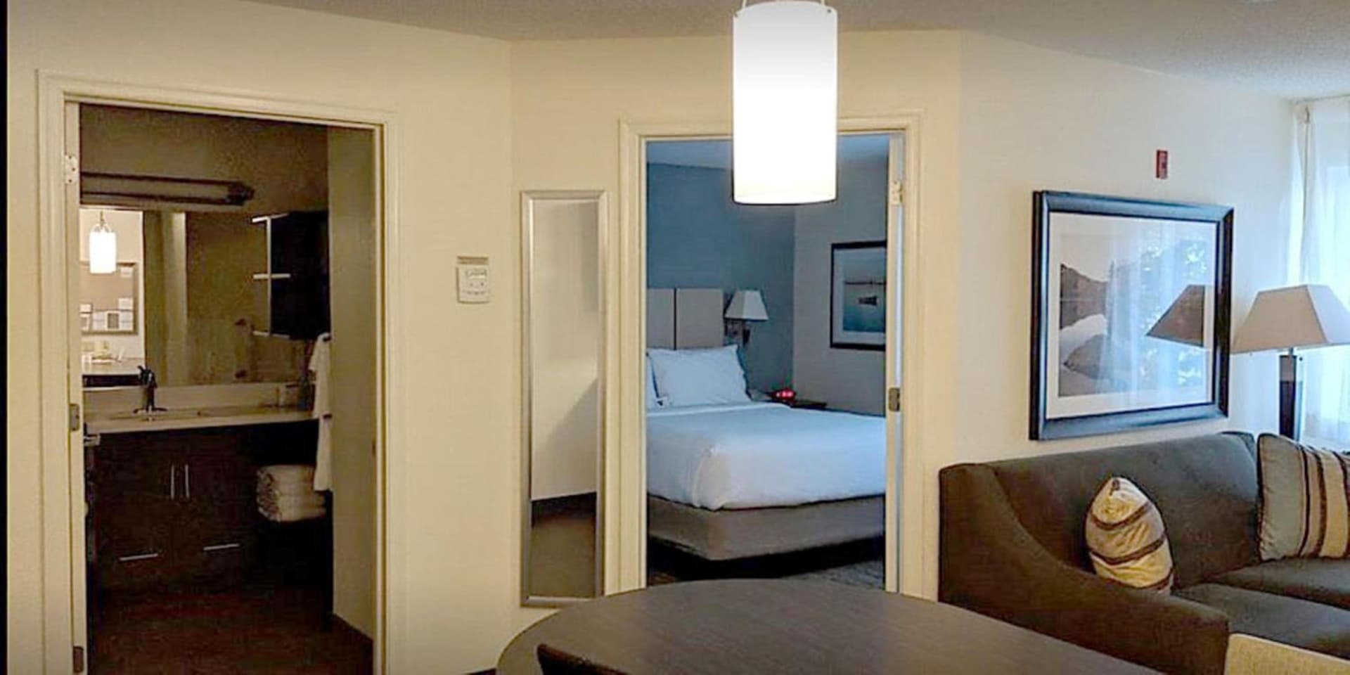 Sonesta Simply Suites Somerset gallery photo in Somerset, NJ — image 23