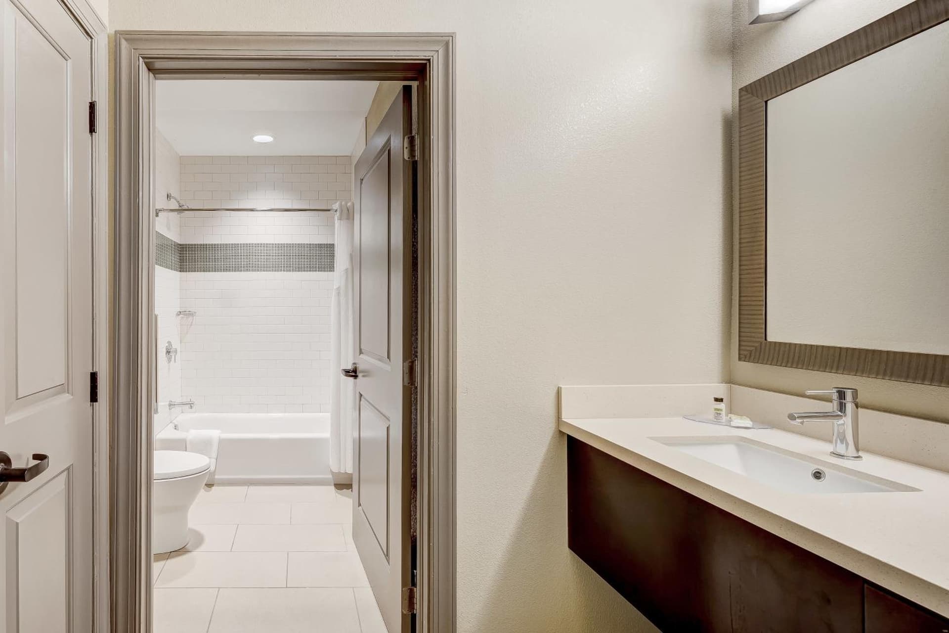 Staybridge Suites Baltimore - Inner Harbor by IHG gallery photo in Baltimore, MD — image 96