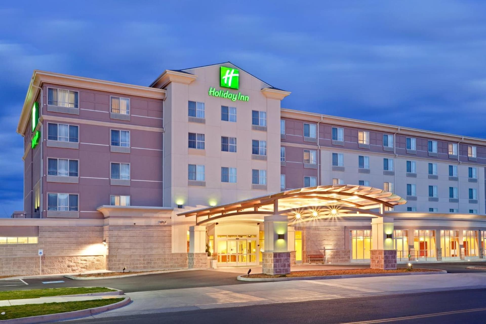 Holiday Inn Yakima by IHG property views in Yakima, WA — gallery photo 3