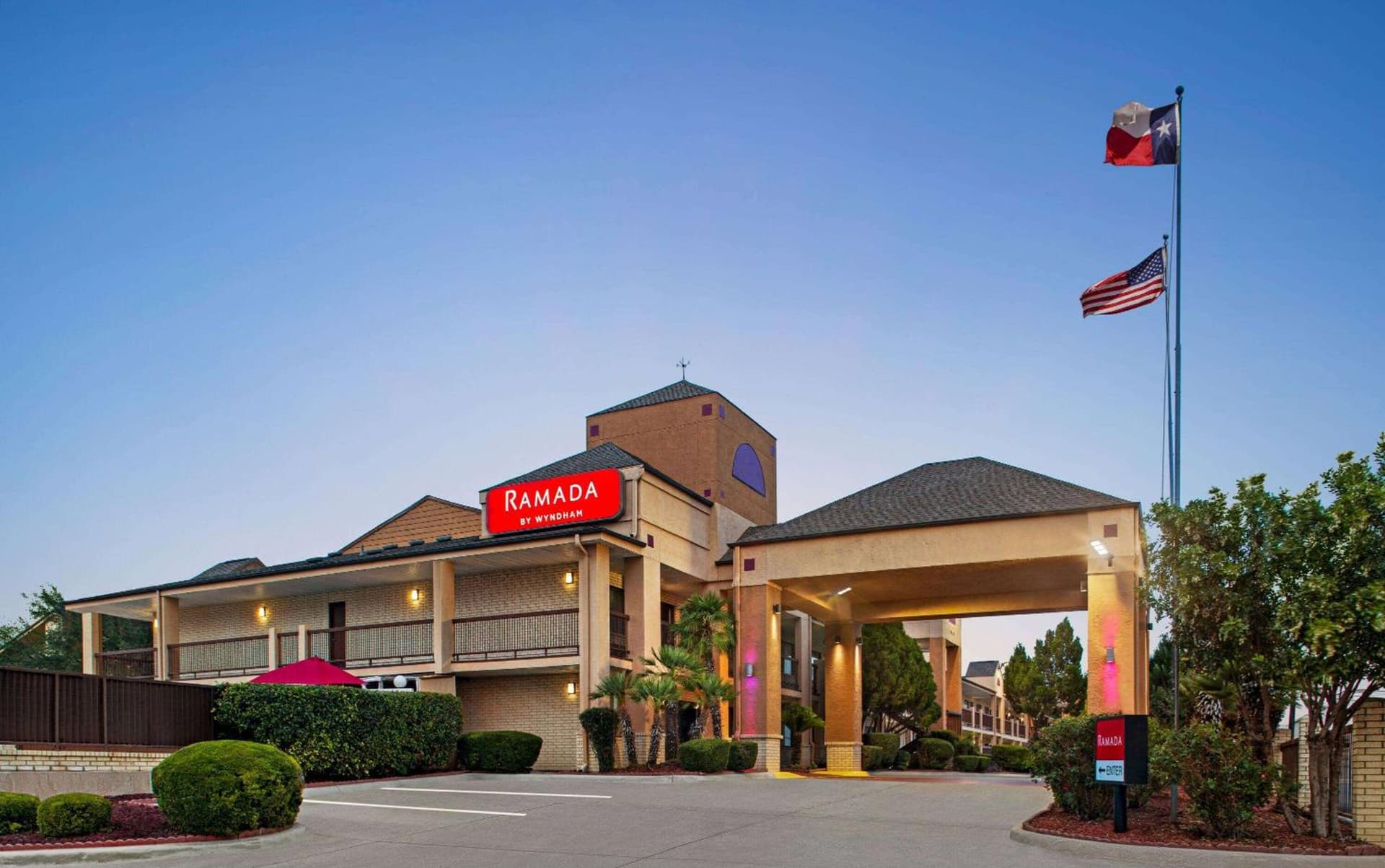 Ramada by Wyndham San Antonio Near SeaWorld - Lackland AFB property views in San Antonio, TX — gallery photo 3