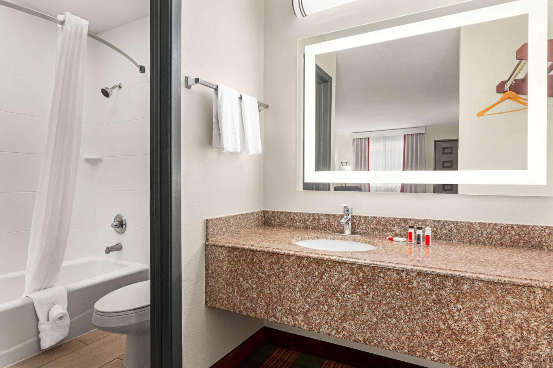Ramada by Wyndham San Antonio Near SeaWorld - Lackland AFB gallery photo in San Antonio, TX — image 19