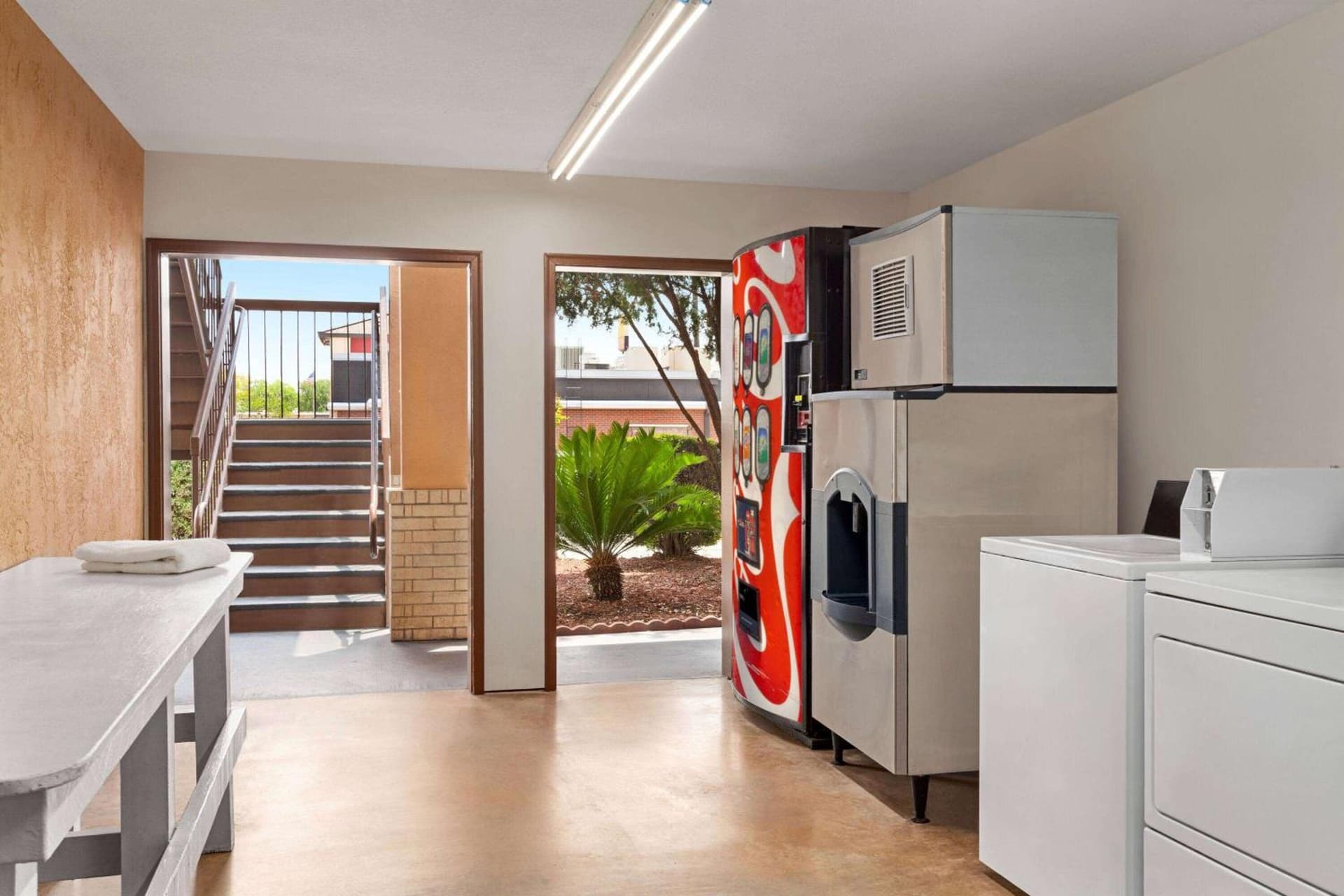 Ramada by Wyndham San Antonio Near SeaWorld - Lackland AFB gallery photo in San Antonio, TX — image 21