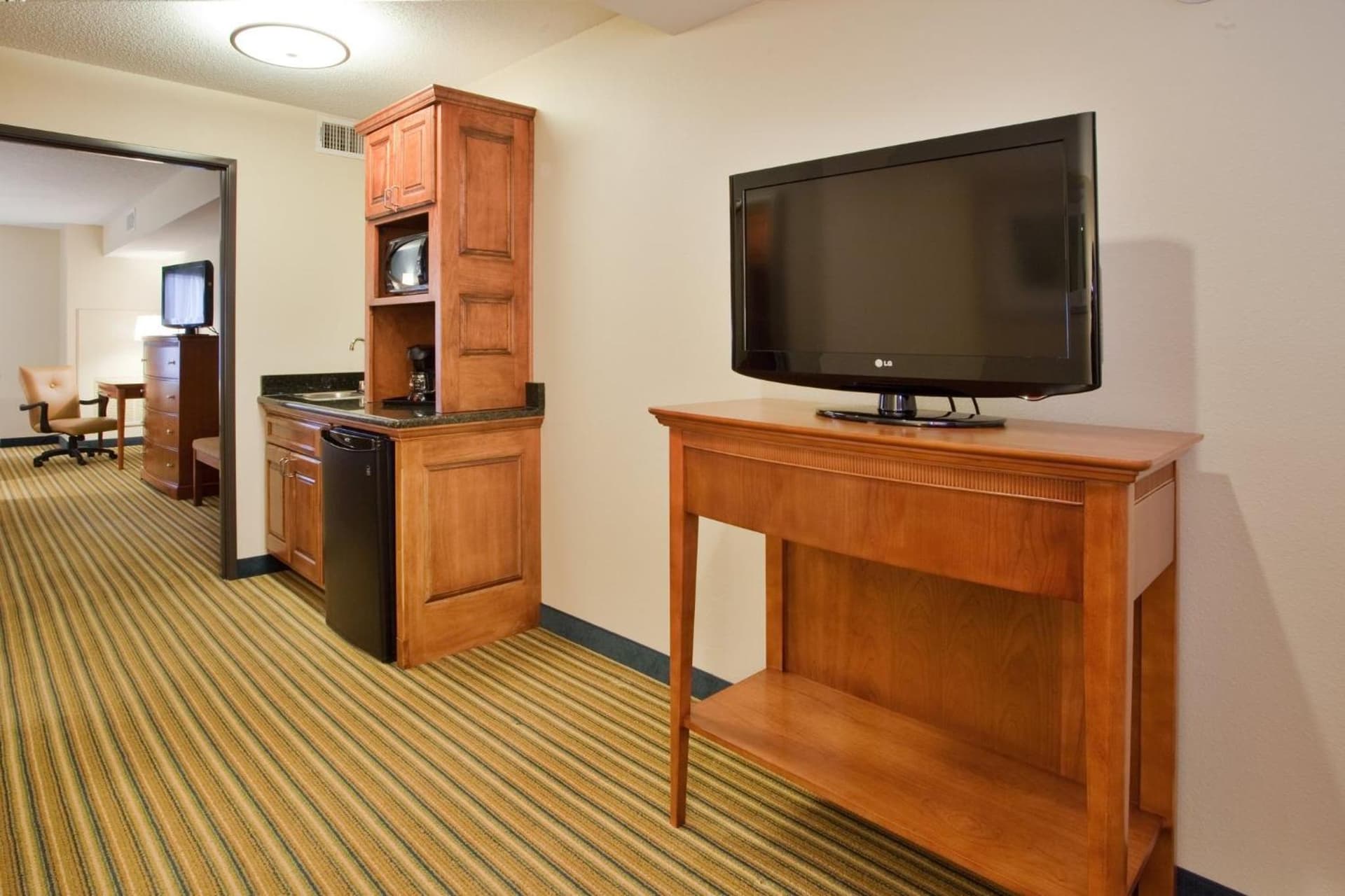 Holiday Inn Express Hotel & Suites Fredericksburg by IHG gallery photo in Fredericksburg, VA — image 15