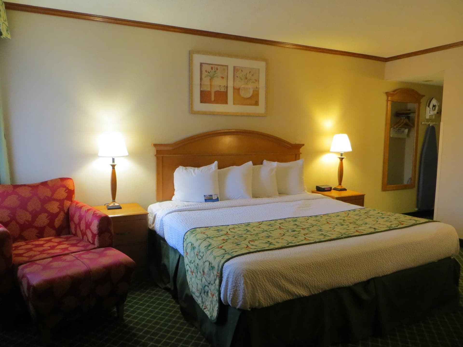Baymont by Wyndham Kalamazoo East gallery photo in Kalamazoo, MI — image 38