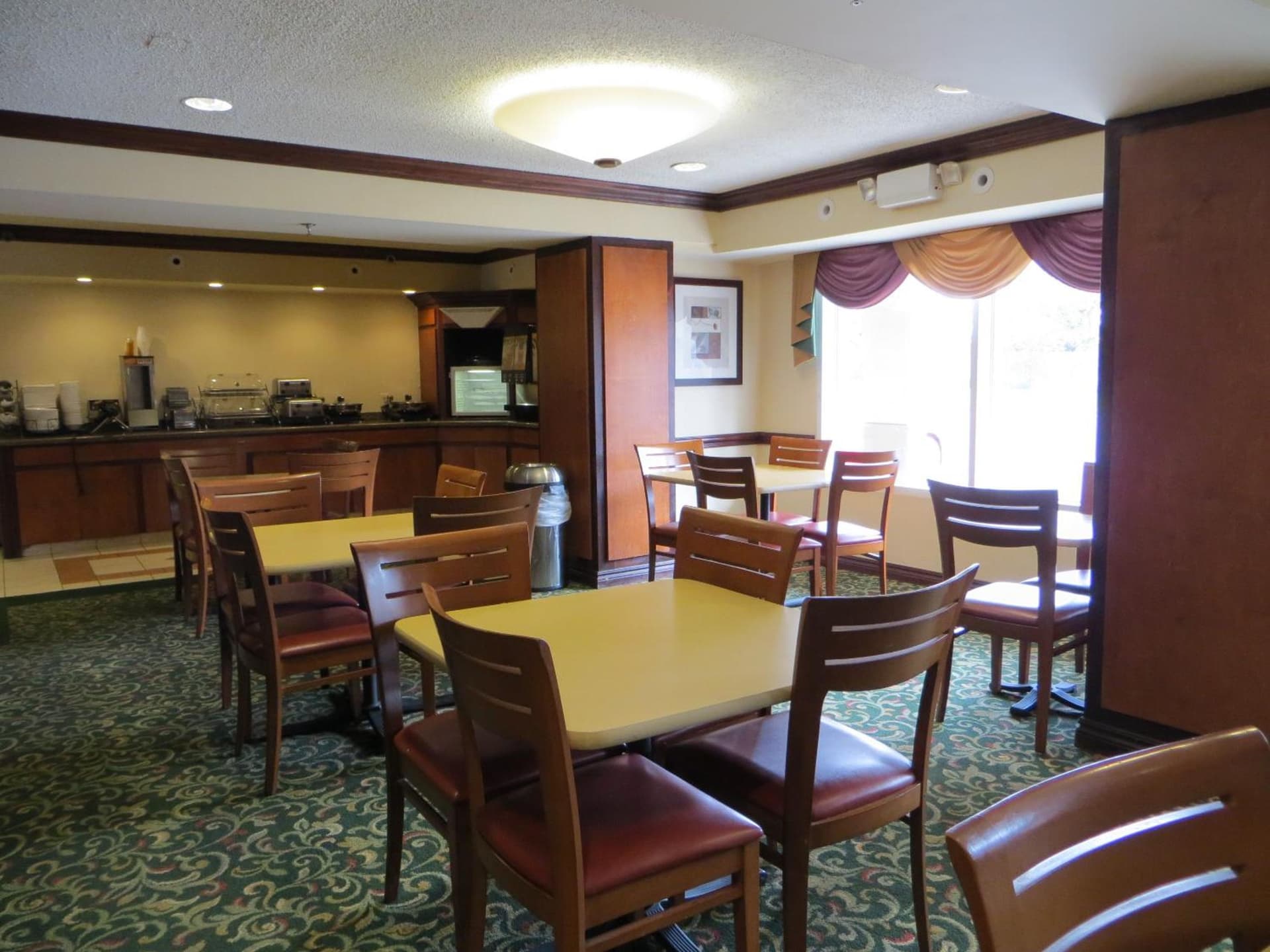 Baymont by Wyndham Kalamazoo East gallery photo in Kalamazoo, MI — image 48