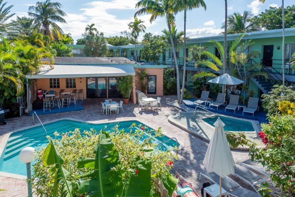 Victoria Park Hotel interior in Fort Lauderdale, FL — gallery photo 2
