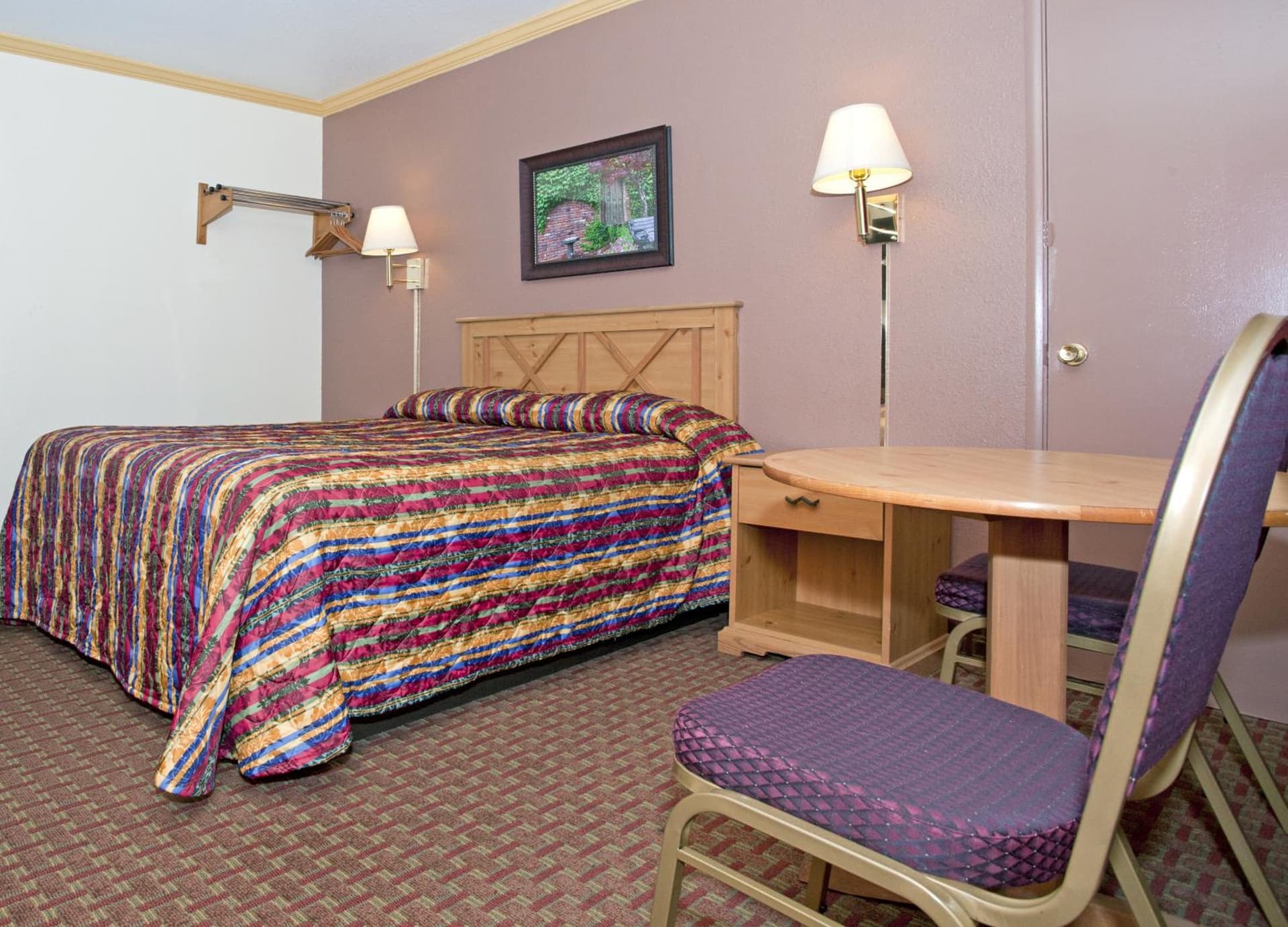 National 9 Inn - Placerville gallery photo in Placerville, CA — image 6