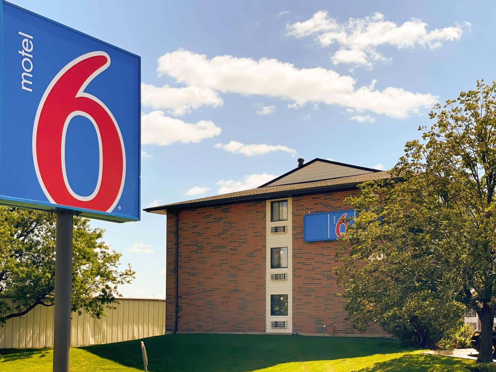 Motel 6-Elk Grove Village, IL - O'Hare — hotel in Elk Grove Village, Illinois