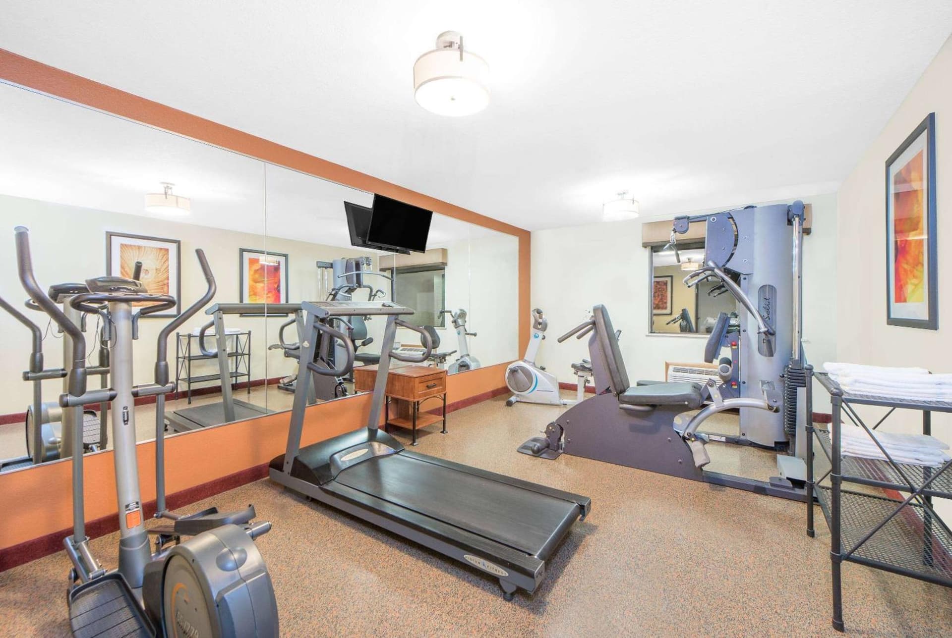Baymont by Wyndham Springfield South Hwy 65 gallery photo in Springfield, MO — image 10