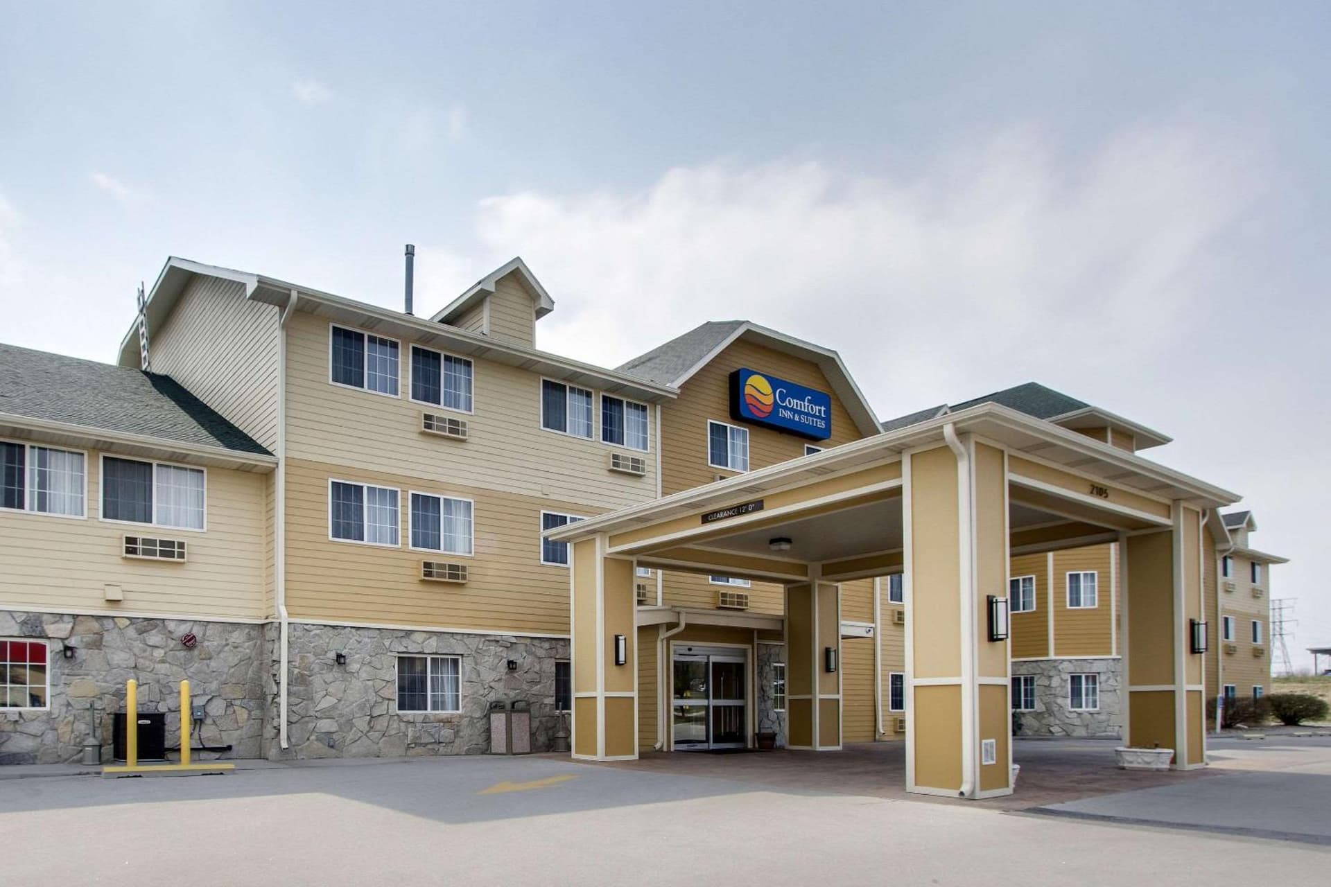 Comfort Inn & Suites Bellevue - Omaha Offutt AFB — hotel in Bellevue, Nebraska