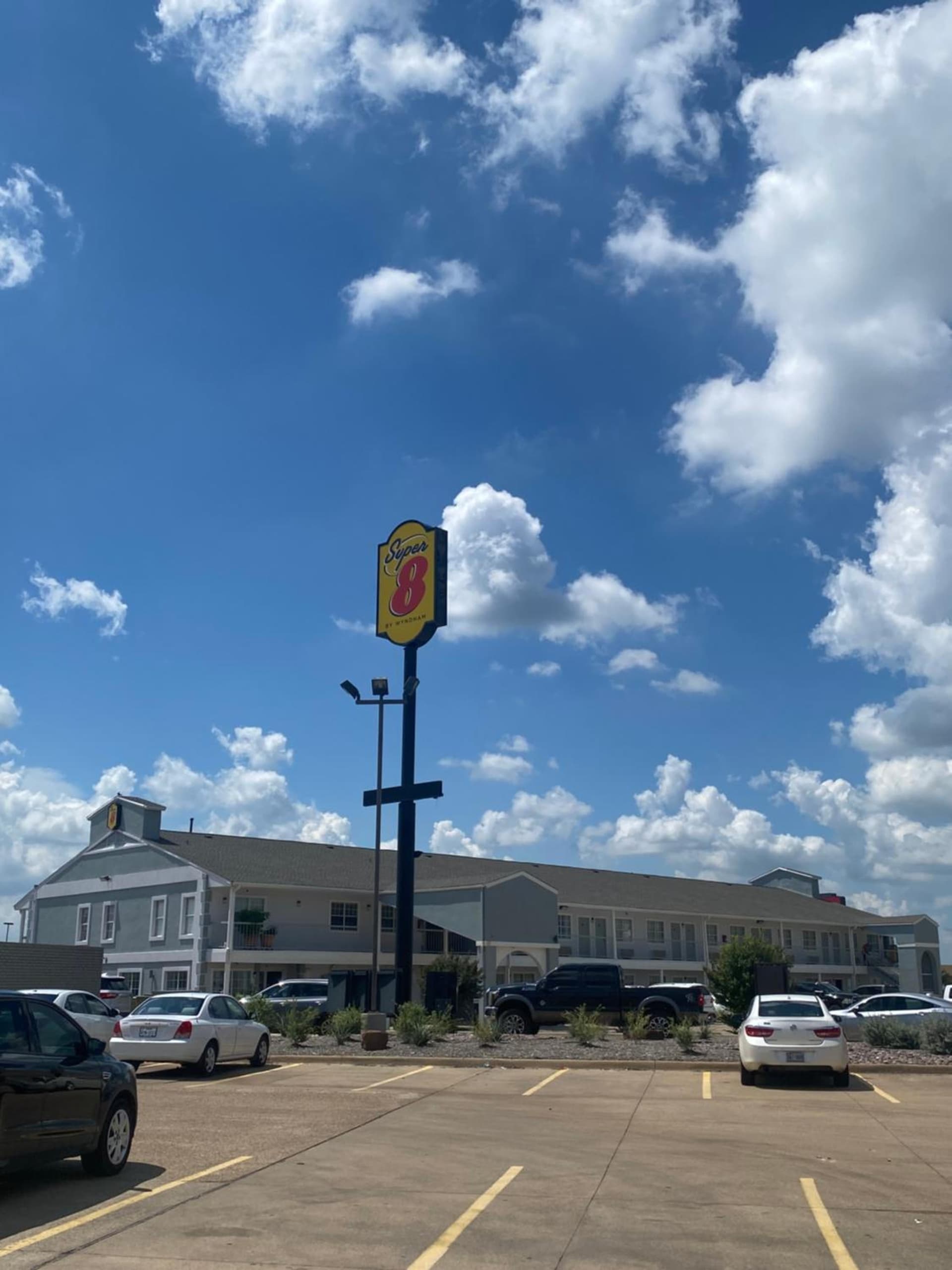 Super 8 by Wyndham Terrell gallery photo in Terrell, TX — image 5