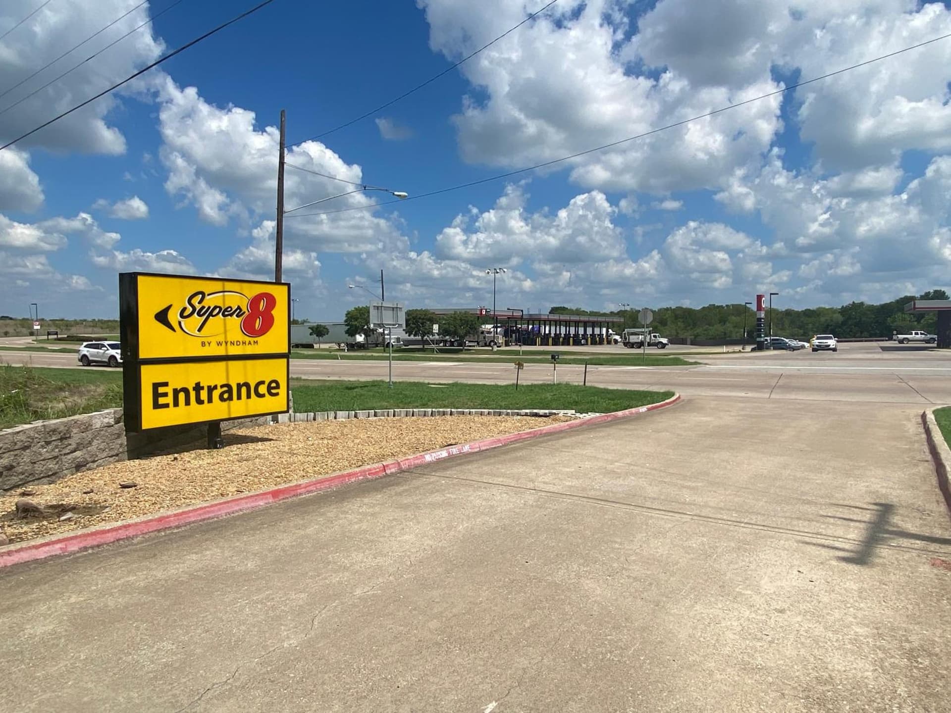 Super 8 by Wyndham Terrell property views in Terrell, TX — gallery photo 3