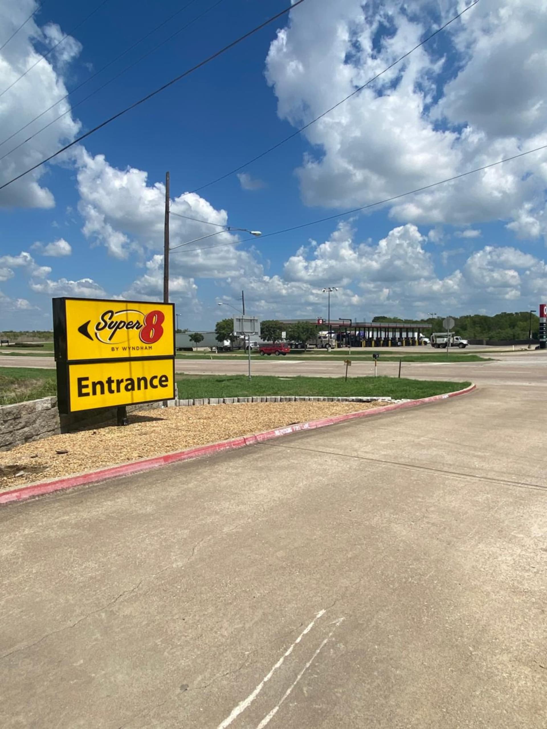 Super 8 by Wyndham Terrell property views in Terrell, TX — gallery photo 3